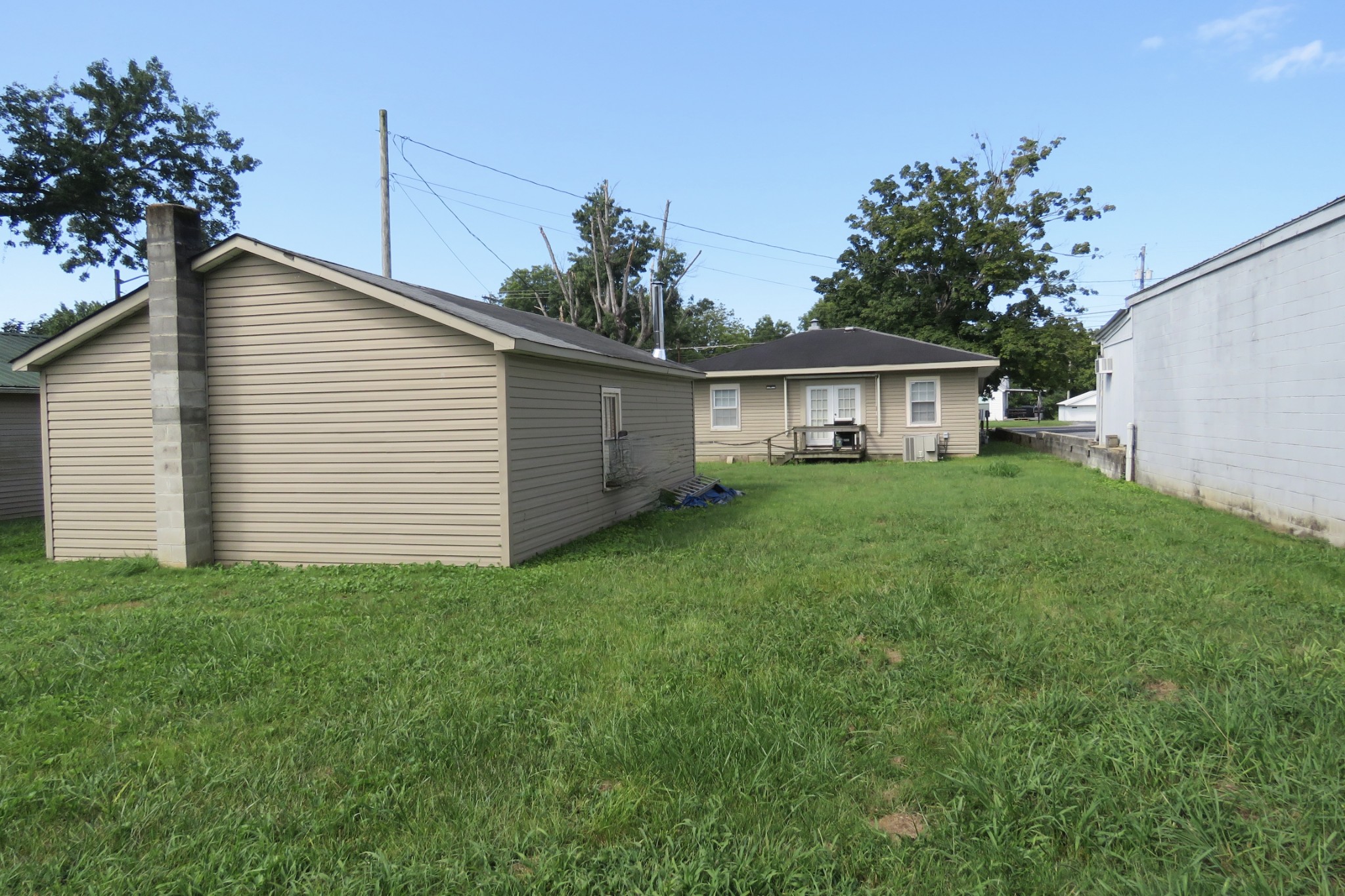 352 N Spring St Property Photo 18