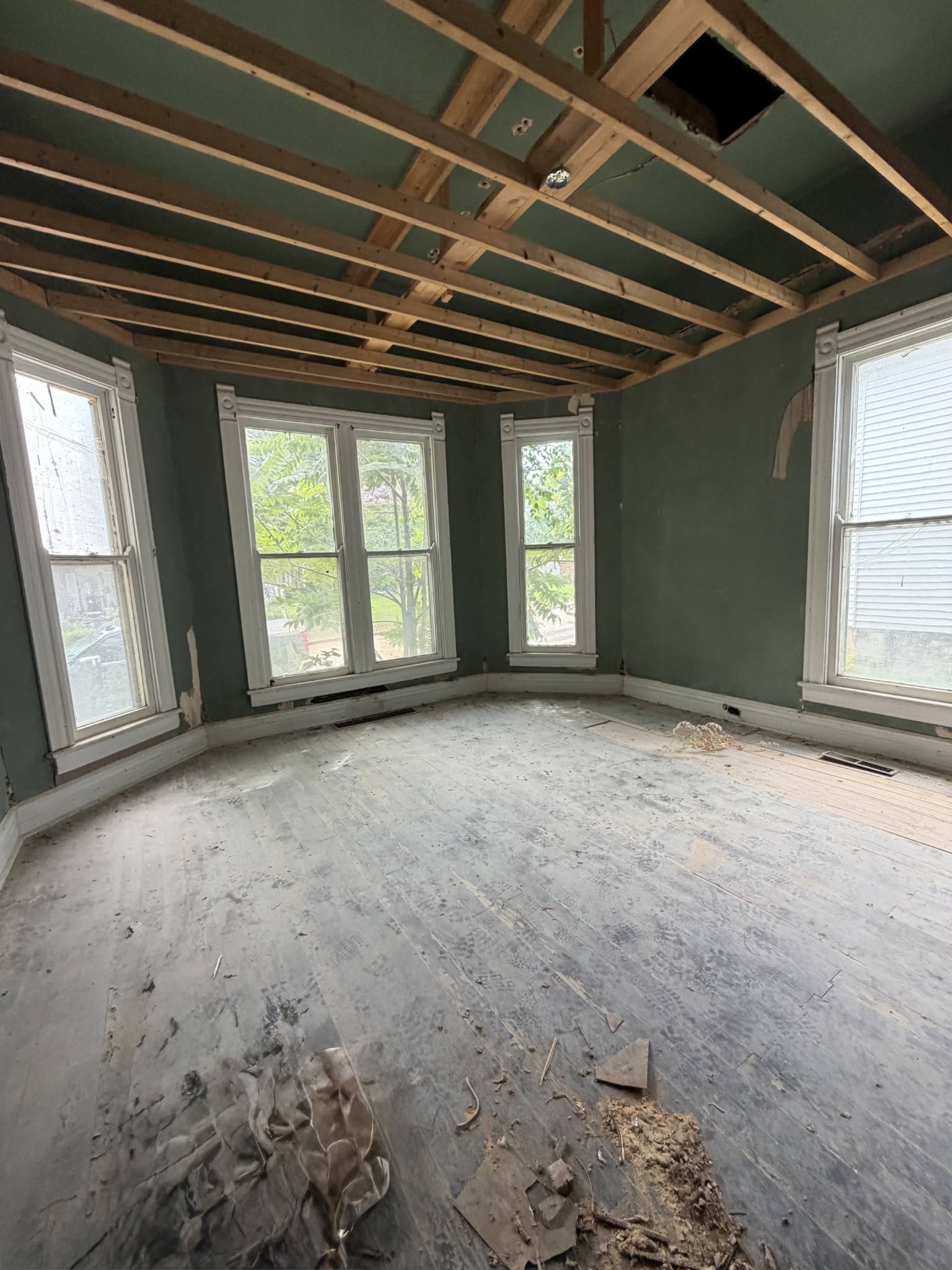 320 Aden St Property Photo 14
