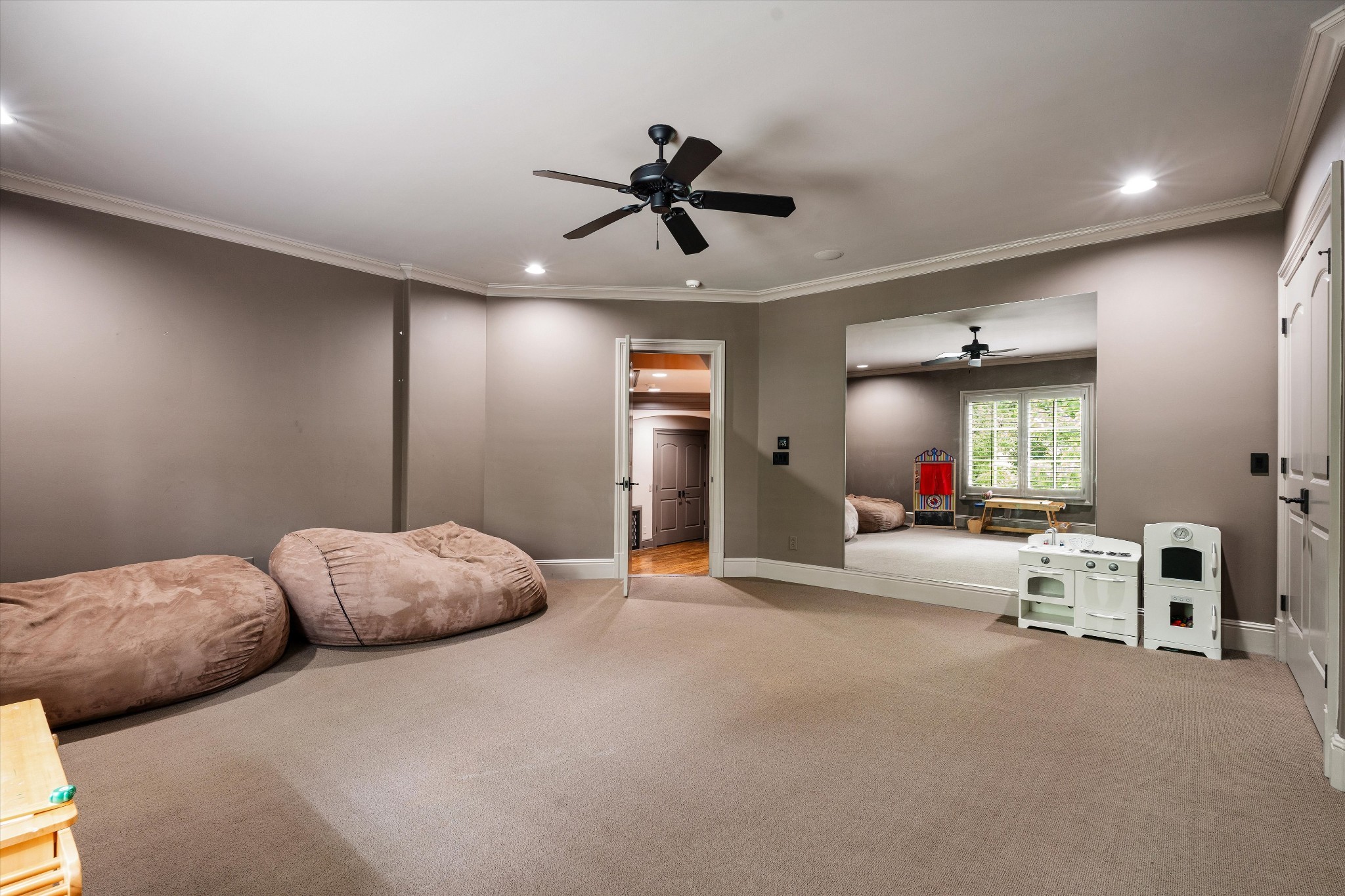 517 Excalibur Ct Property Photo 49