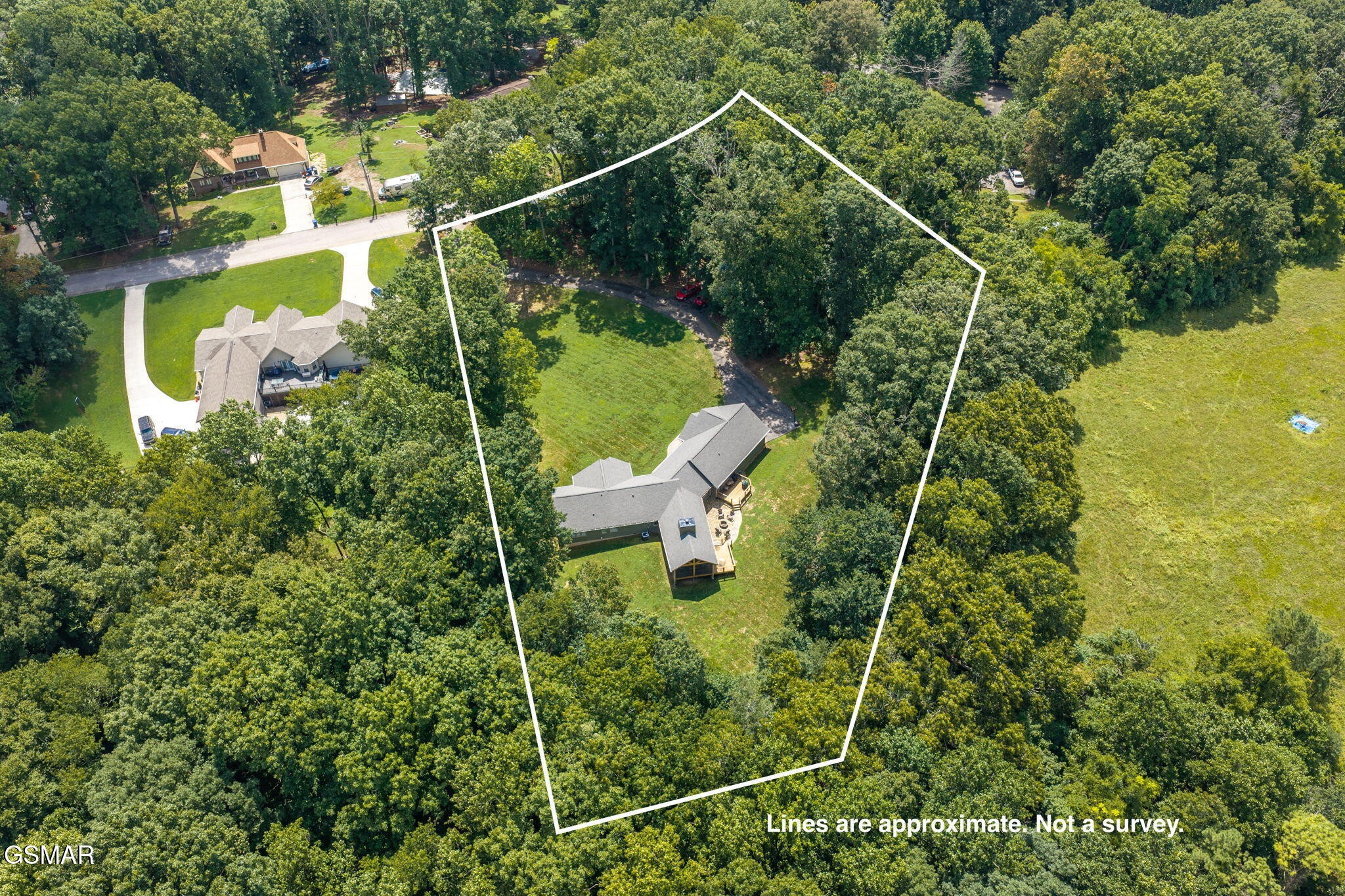 2082 Ridgewood Drive Property Photo 3