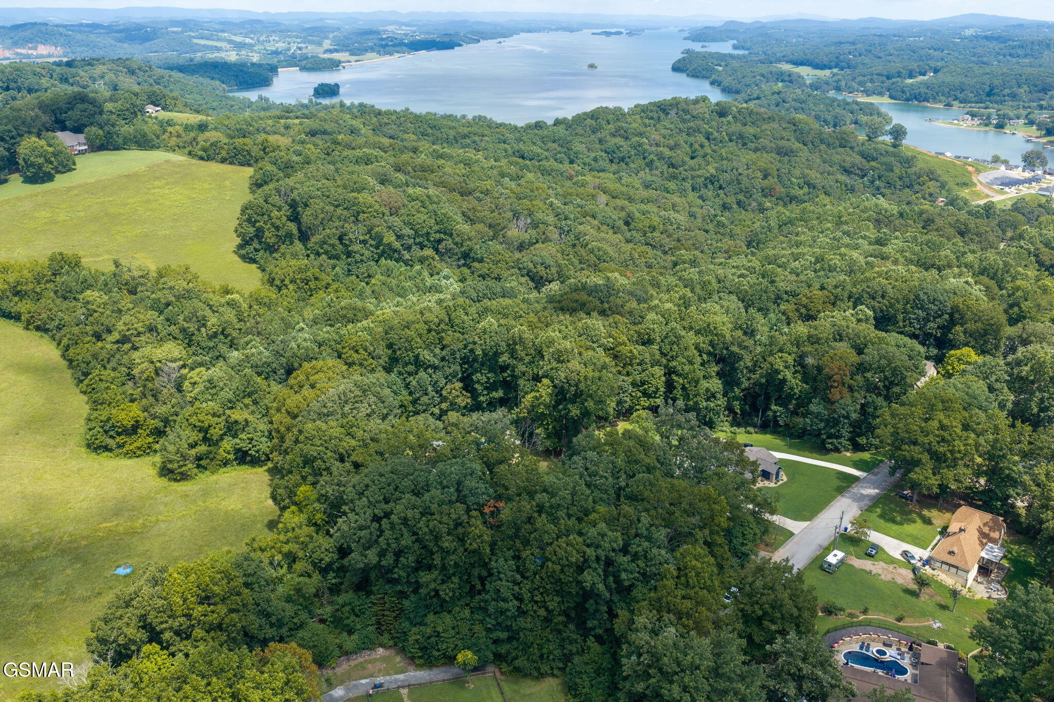2082 Ridgewood Drive Property Photo 4