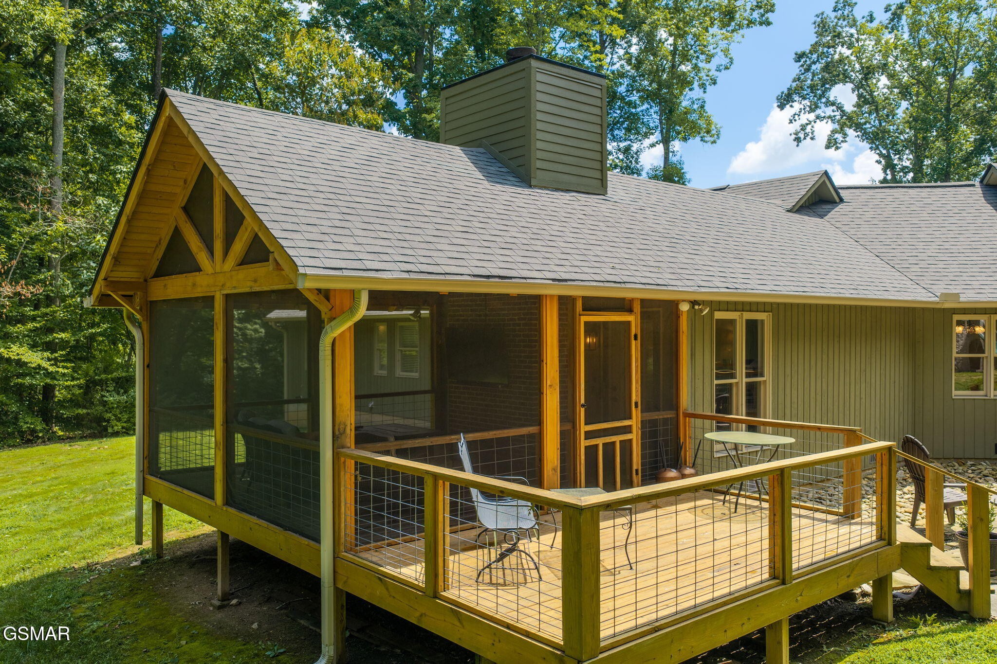 2082 Ridgewood Drive Property Photo 6