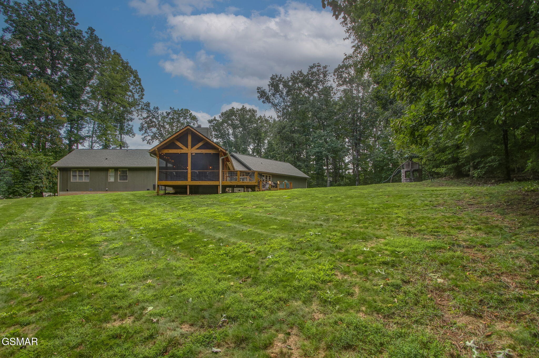 2082 Ridgewood Drive Property Photo 9