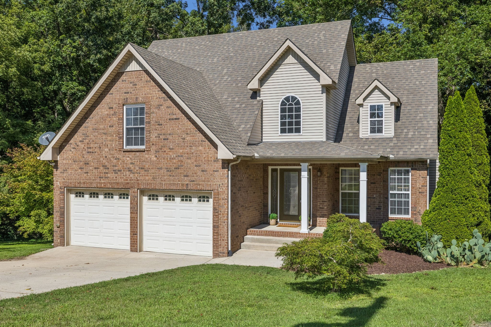 6010 Woodview Ct
