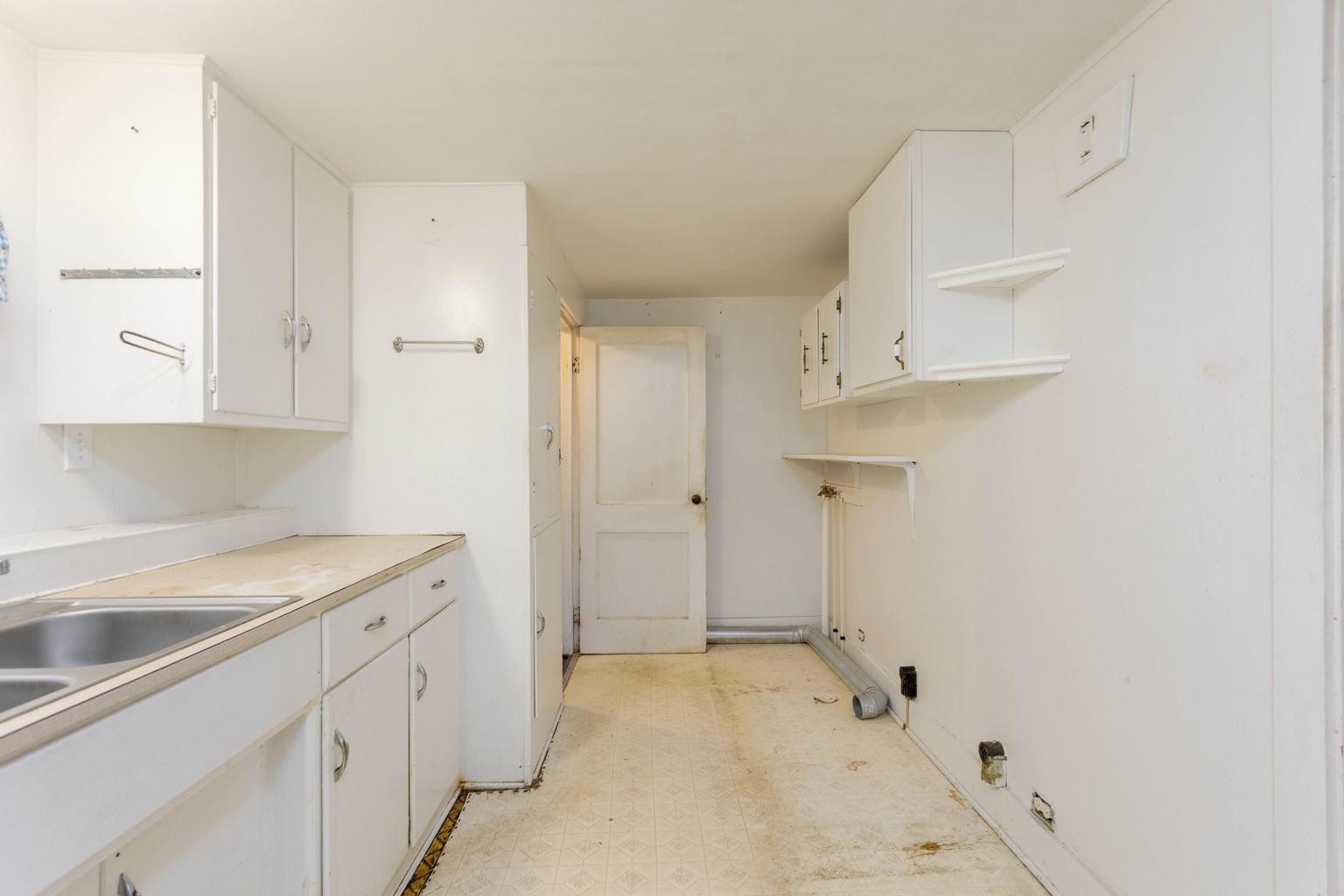 4924 Wolf Creek Rd Property Photo 6