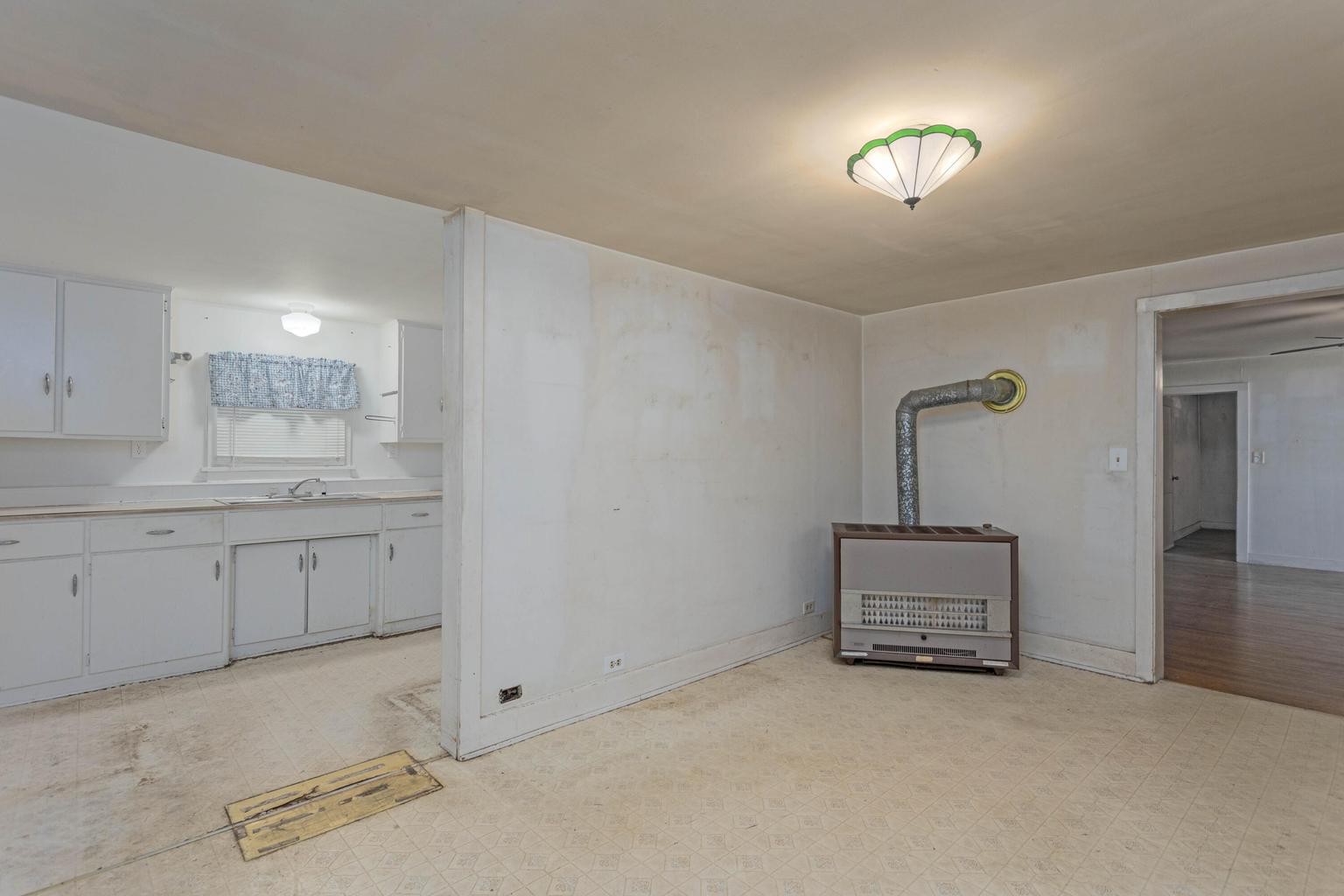 4924 Wolf Creek Rd Property Photo 12