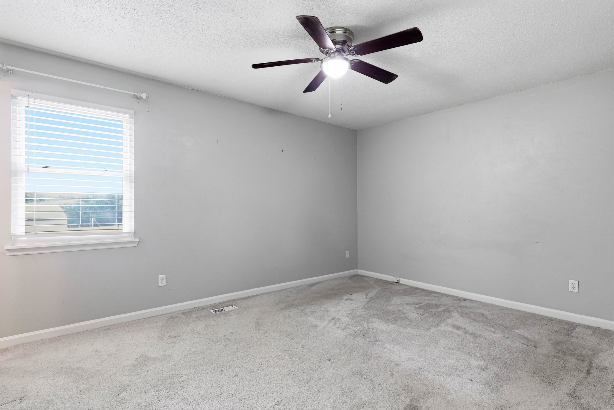 916 Tri Cir, Ne Property Photo 15