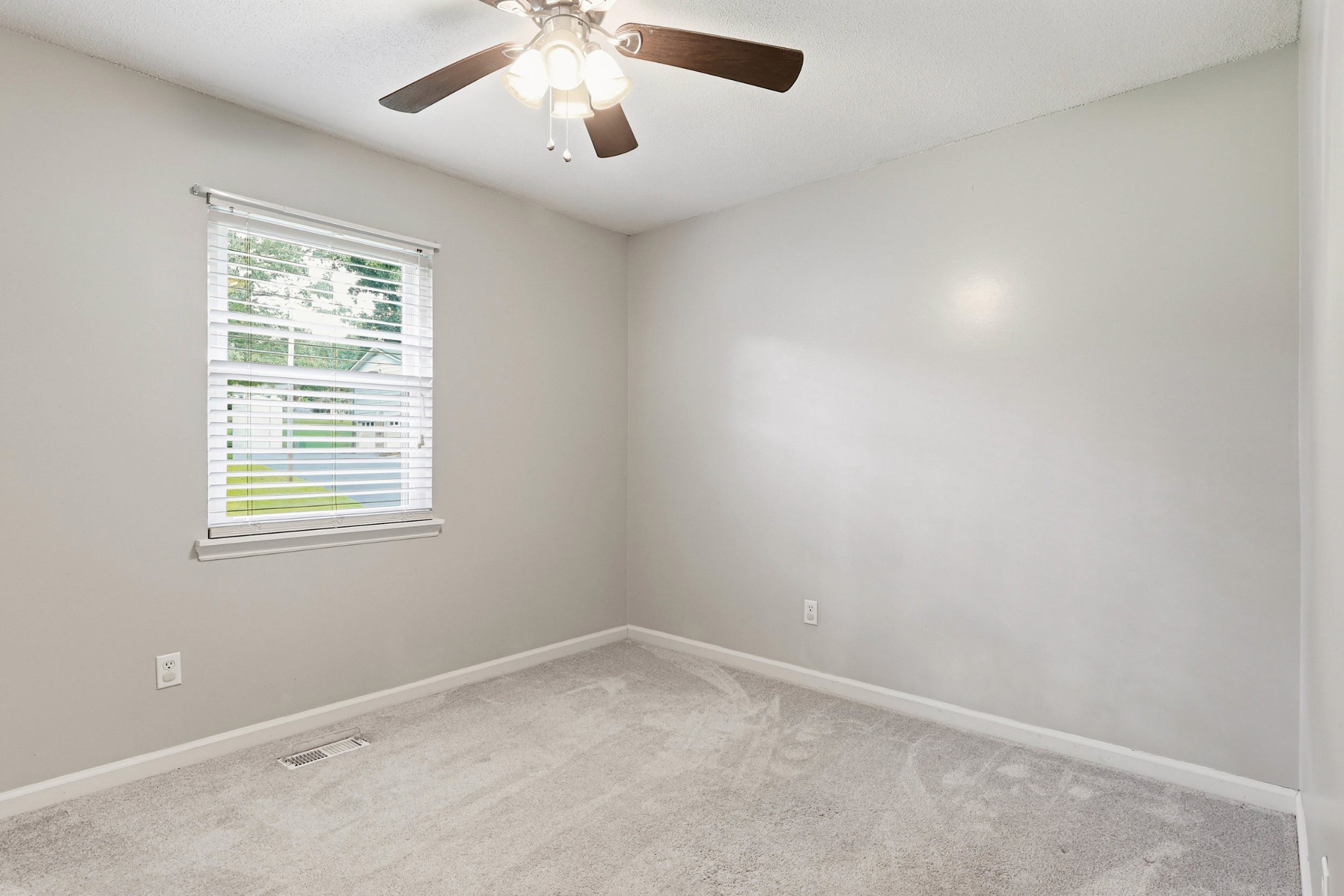 916 Tri Cir, Ne Property Photo 20