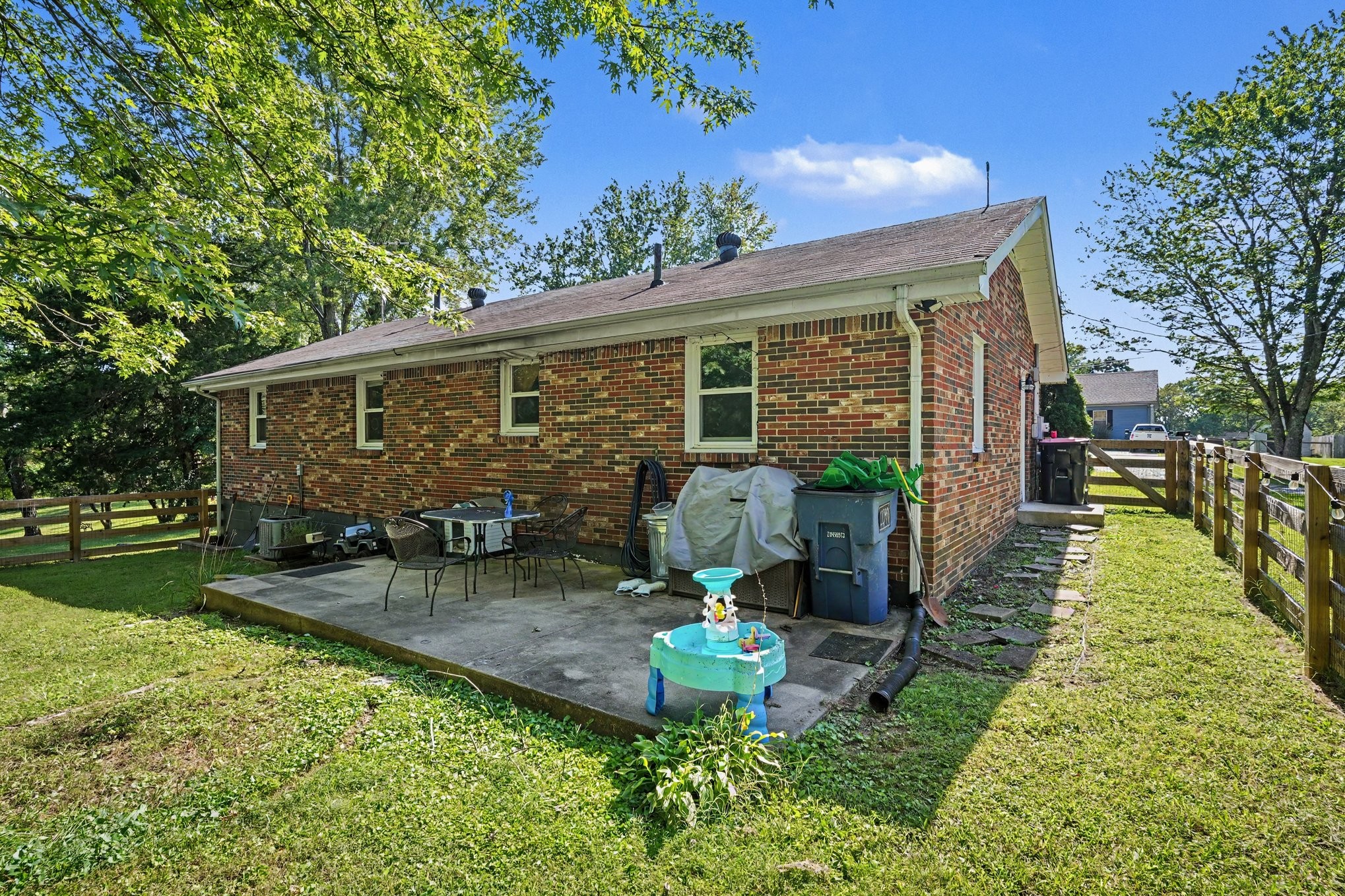 2099 Webster St Property Photo 14