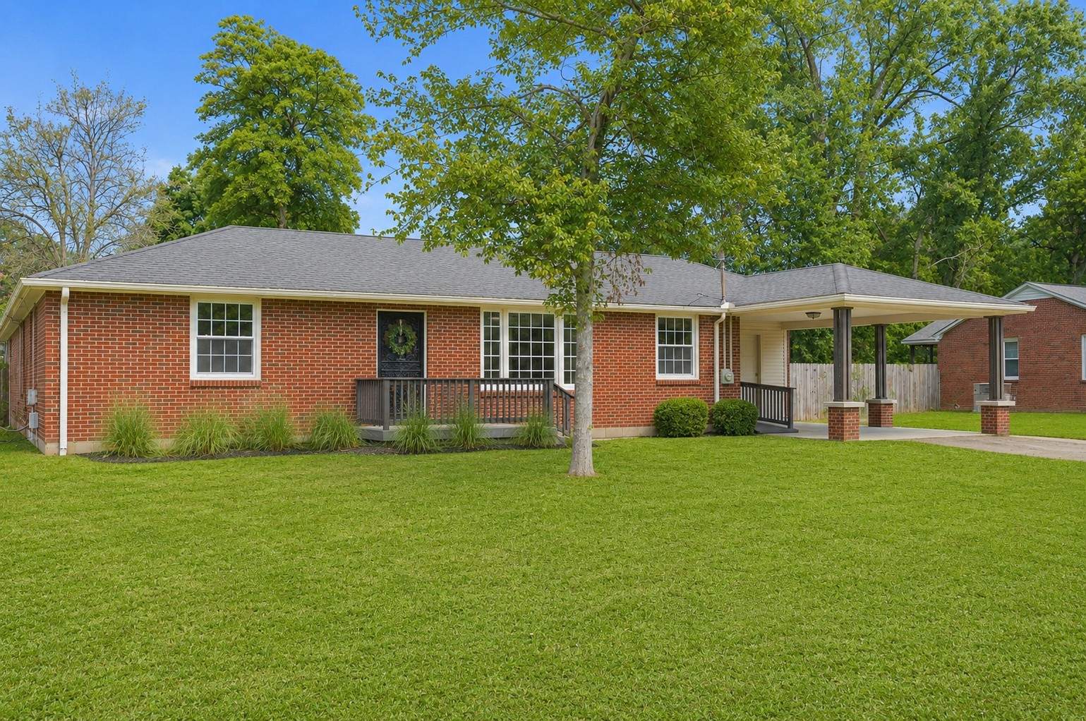 355 Flushing Dr Property Photo 1