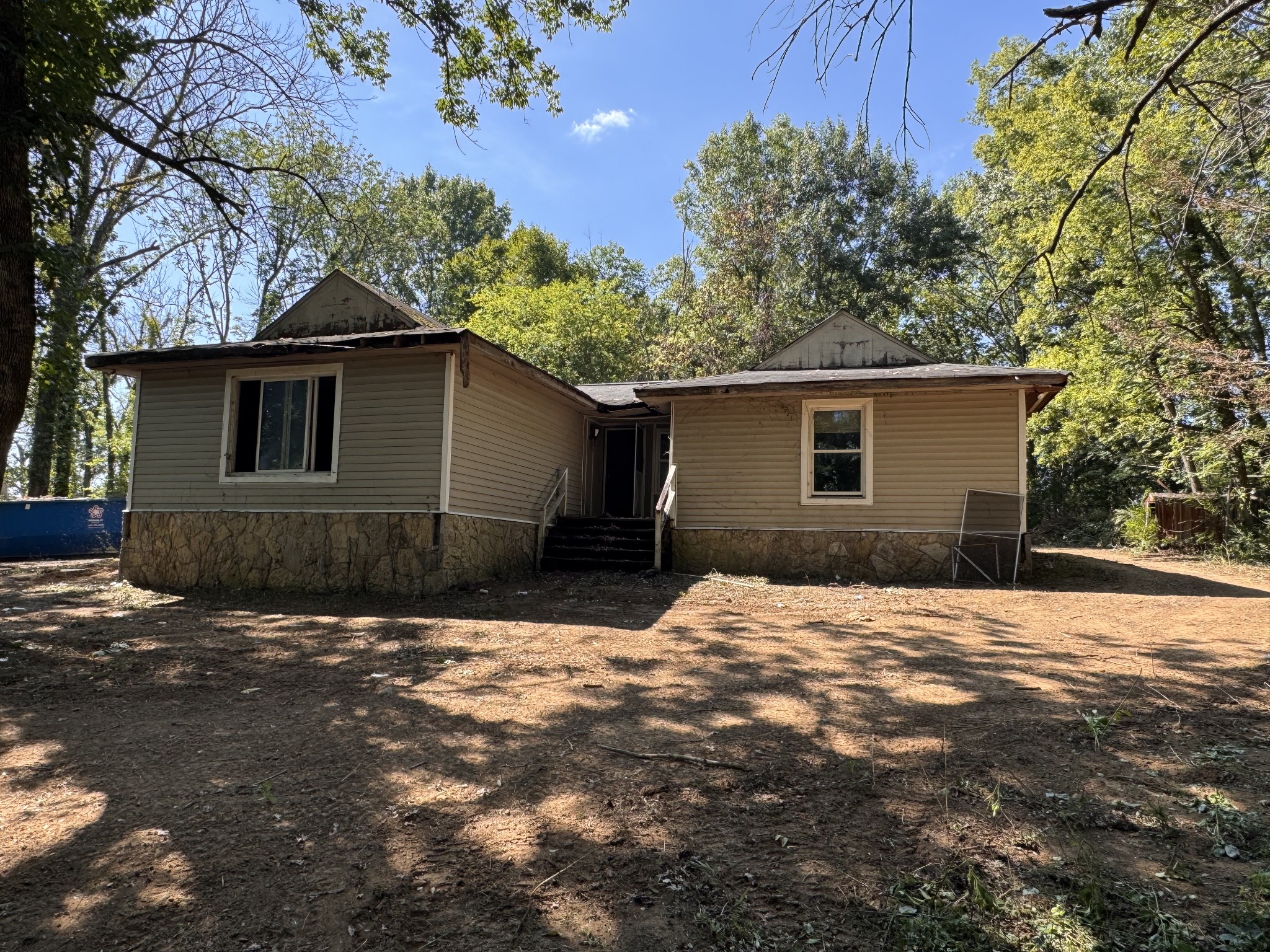 330 Lytle Dr