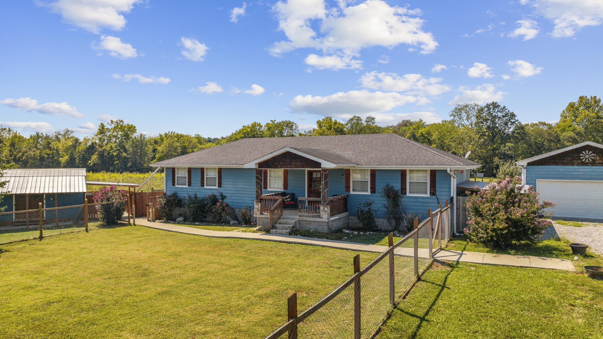 3885 Highway 231, S Property Photo 1