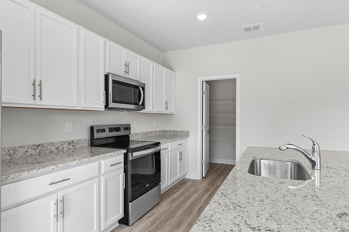 808 Molly Lane Property Photo 10