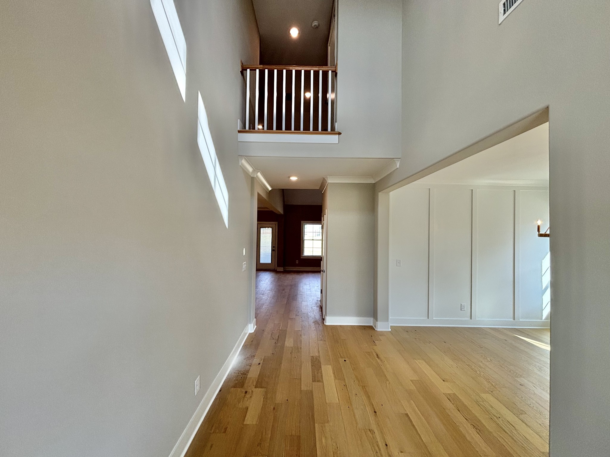 5557 Sinclair St Property Photo 4