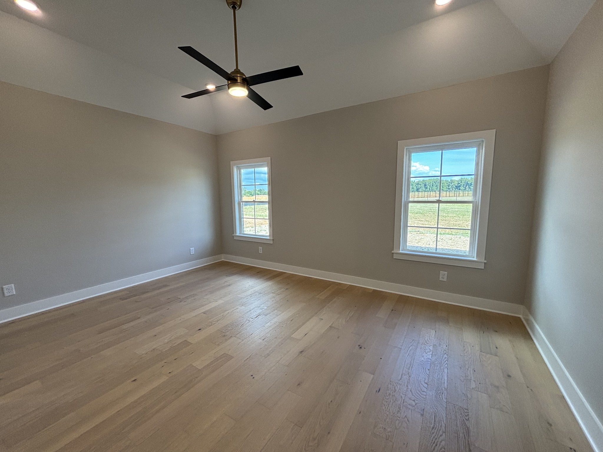5557 Sinclair St Property Photo 12
