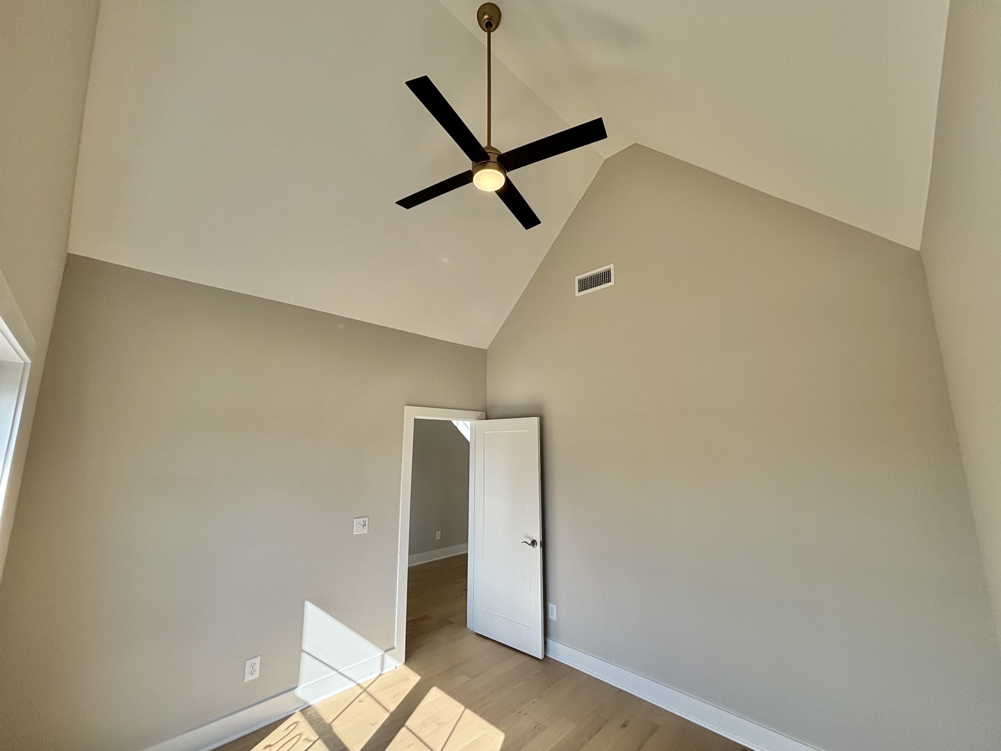 5557 Sinclair St Property Photo 16