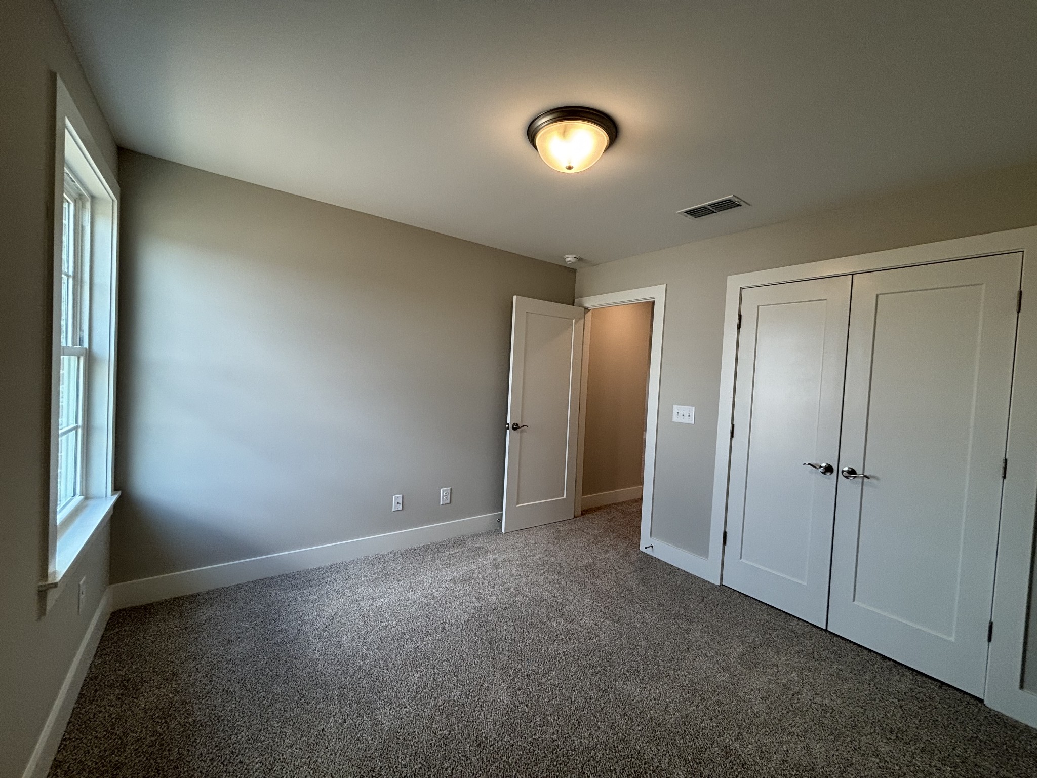 5557 Sinclair St Property Photo 19