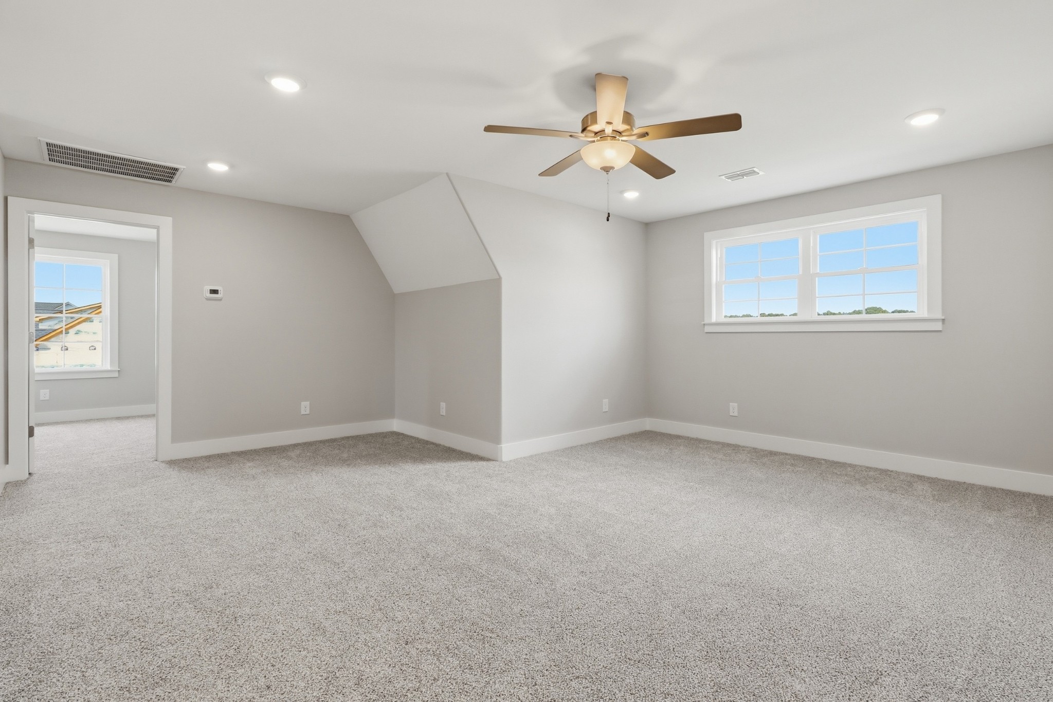 5557 Sinclair St Property Photo 27
