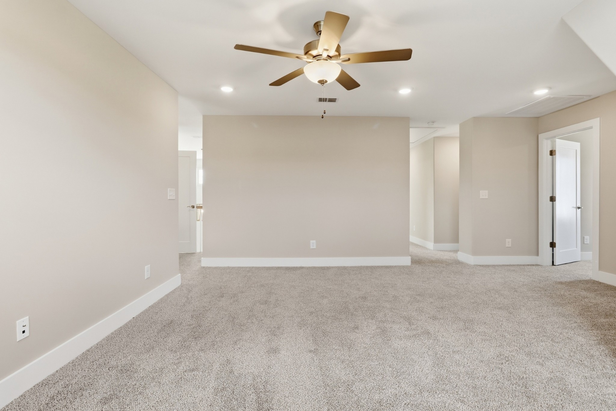 5557 Sinclair St Property Photo 28