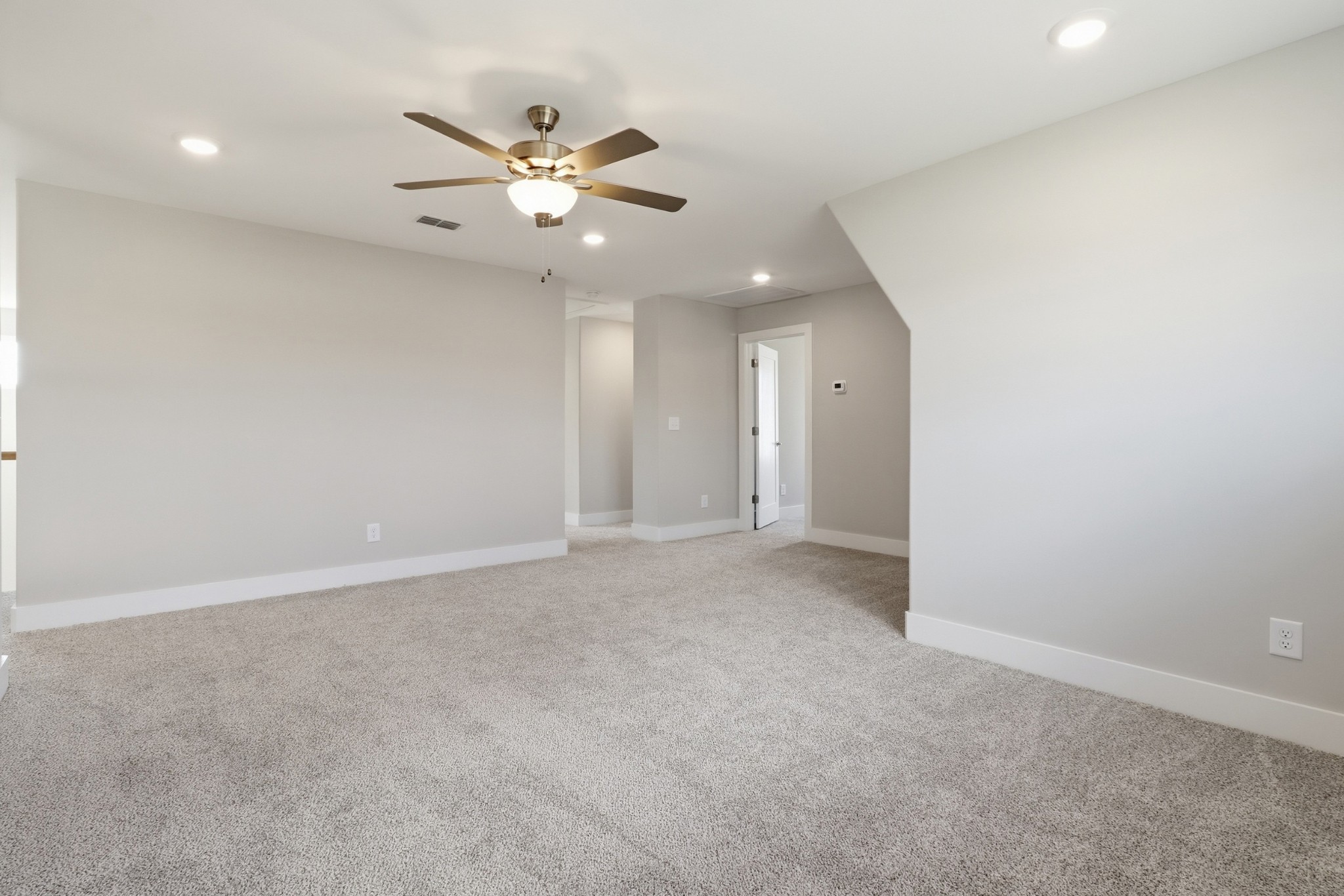 5557 Sinclair St Property Photo 29