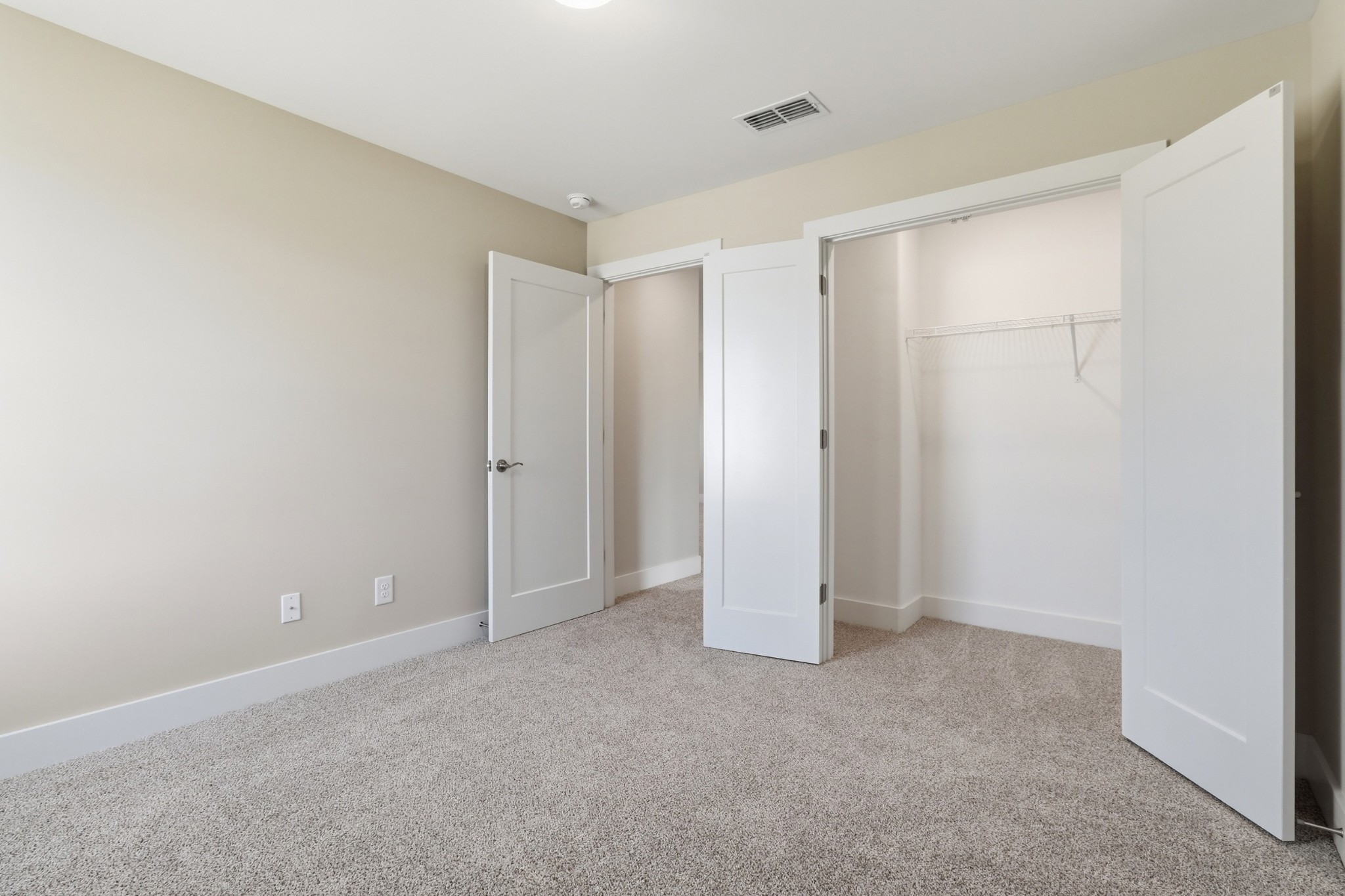 5557 Sinclair St Property Photo 33