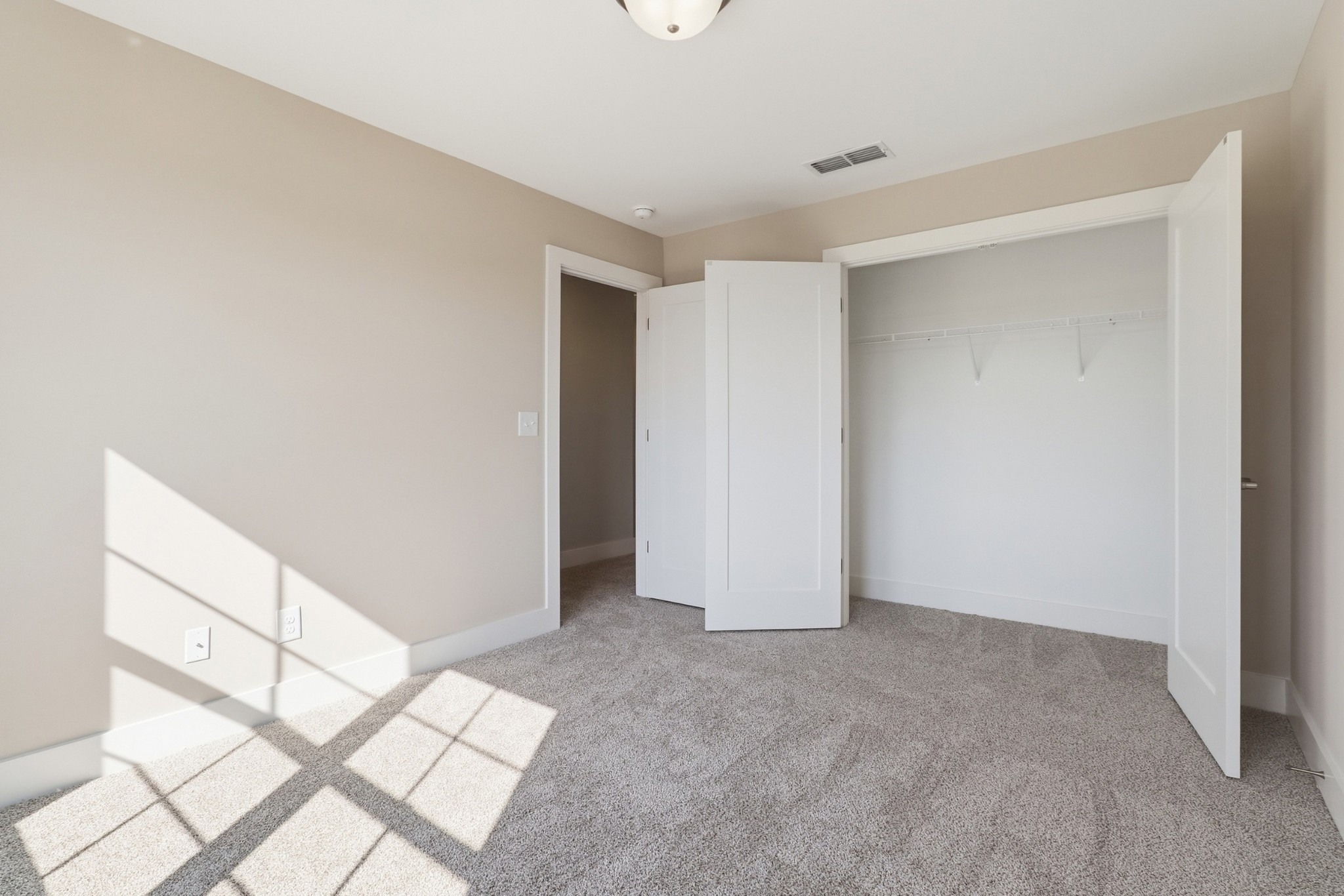 5557 Sinclair St Property Photo 35