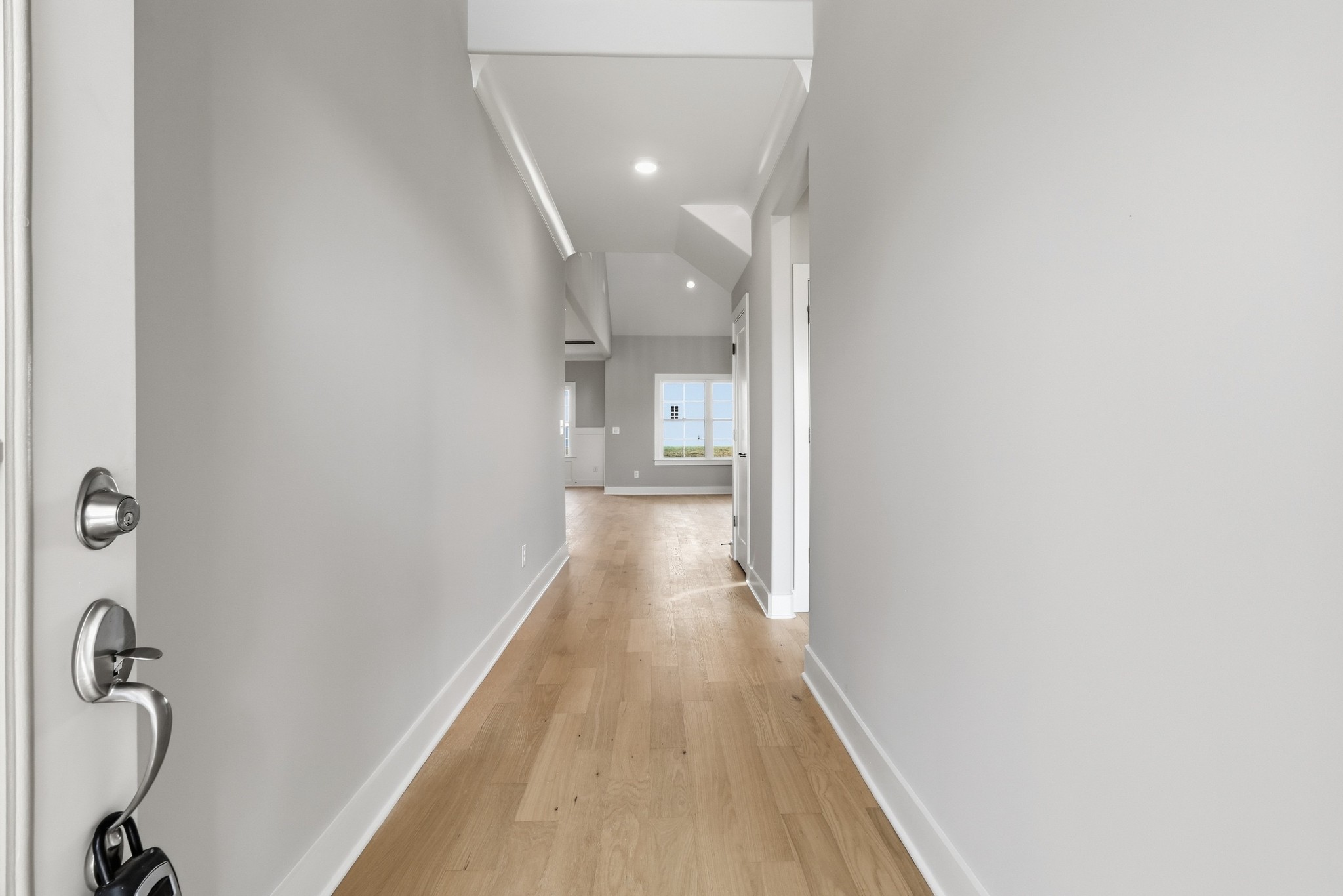 5561 Sinclair St Property Photo 2