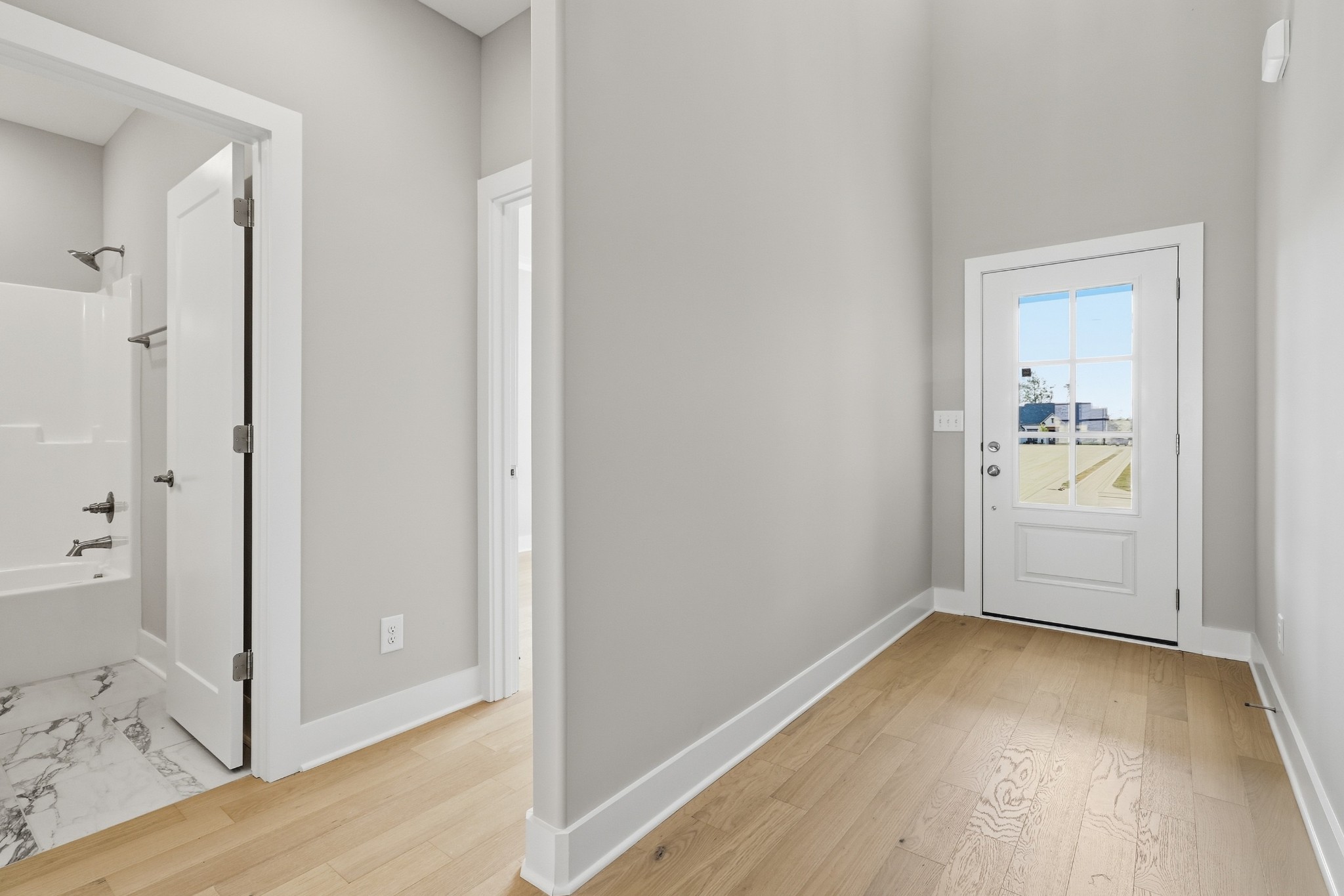 5561 Sinclair St Property Photo 3
