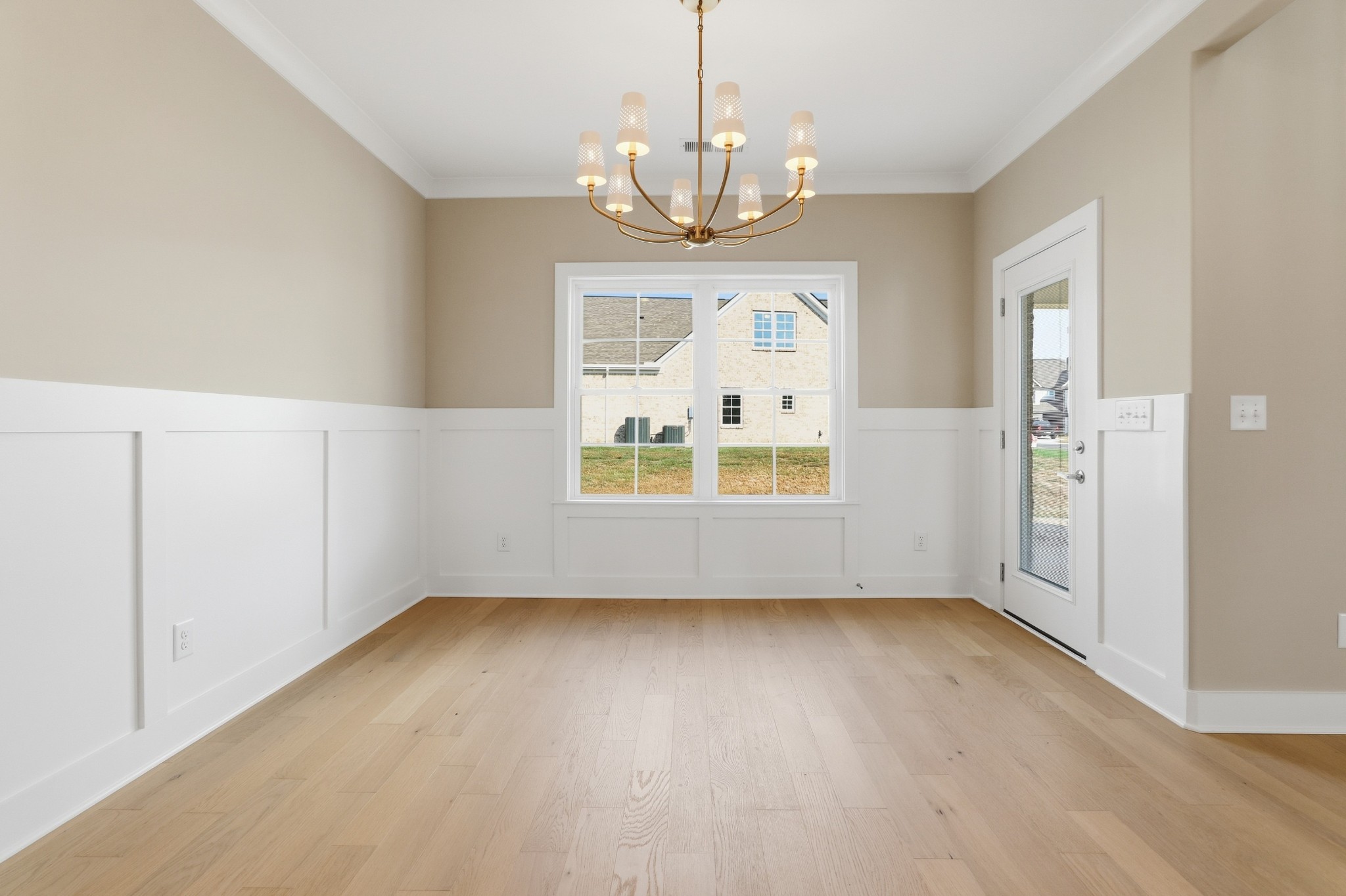 5561 Sinclair St Property Photo 11
