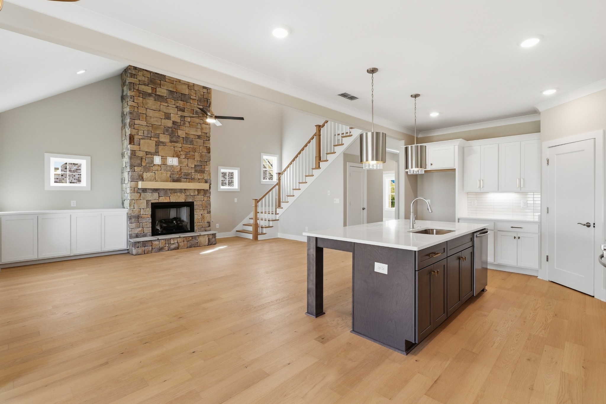 5561 Sinclair St Property Photo 12