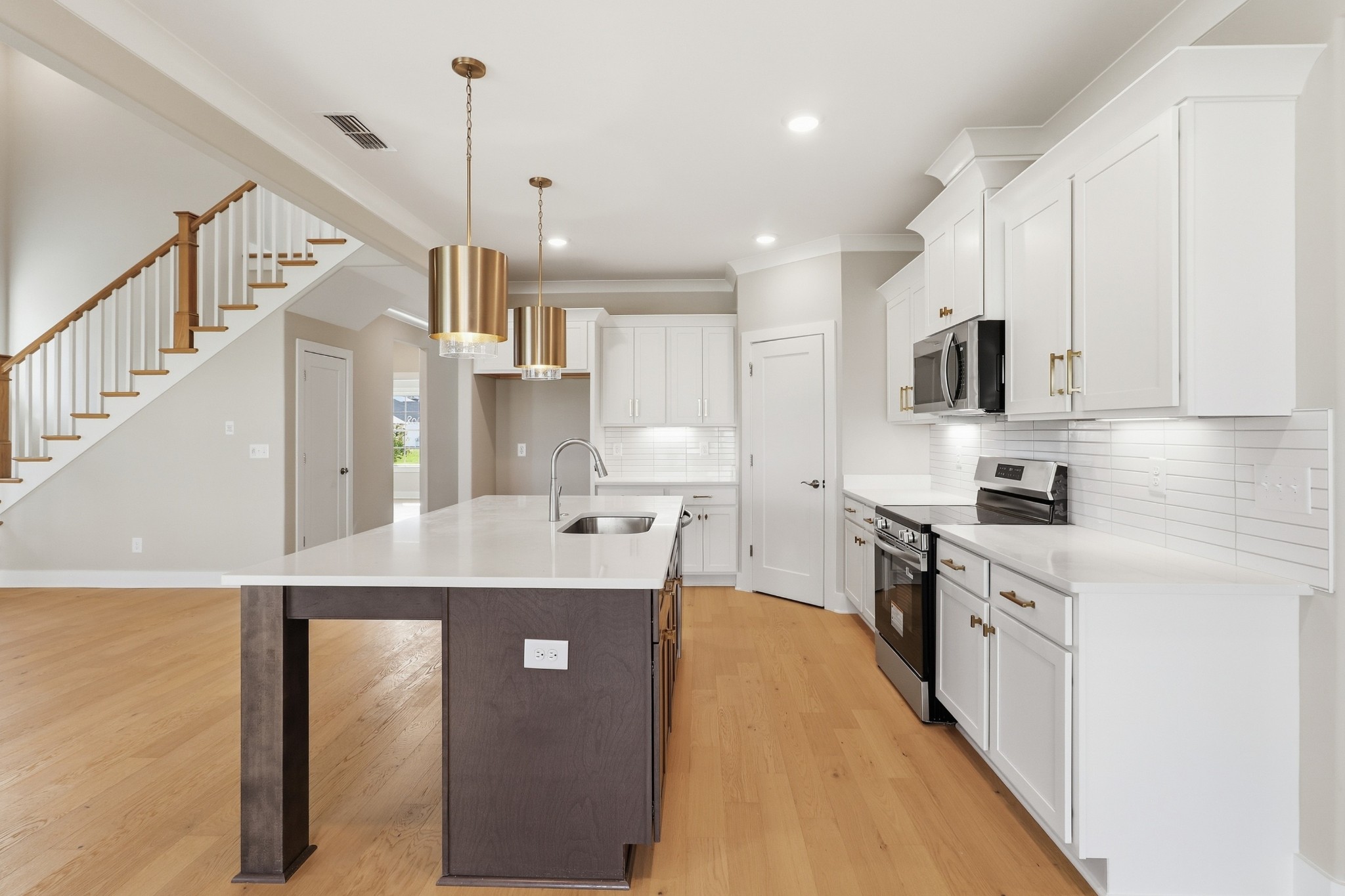 5561 Sinclair St Property Photo 13