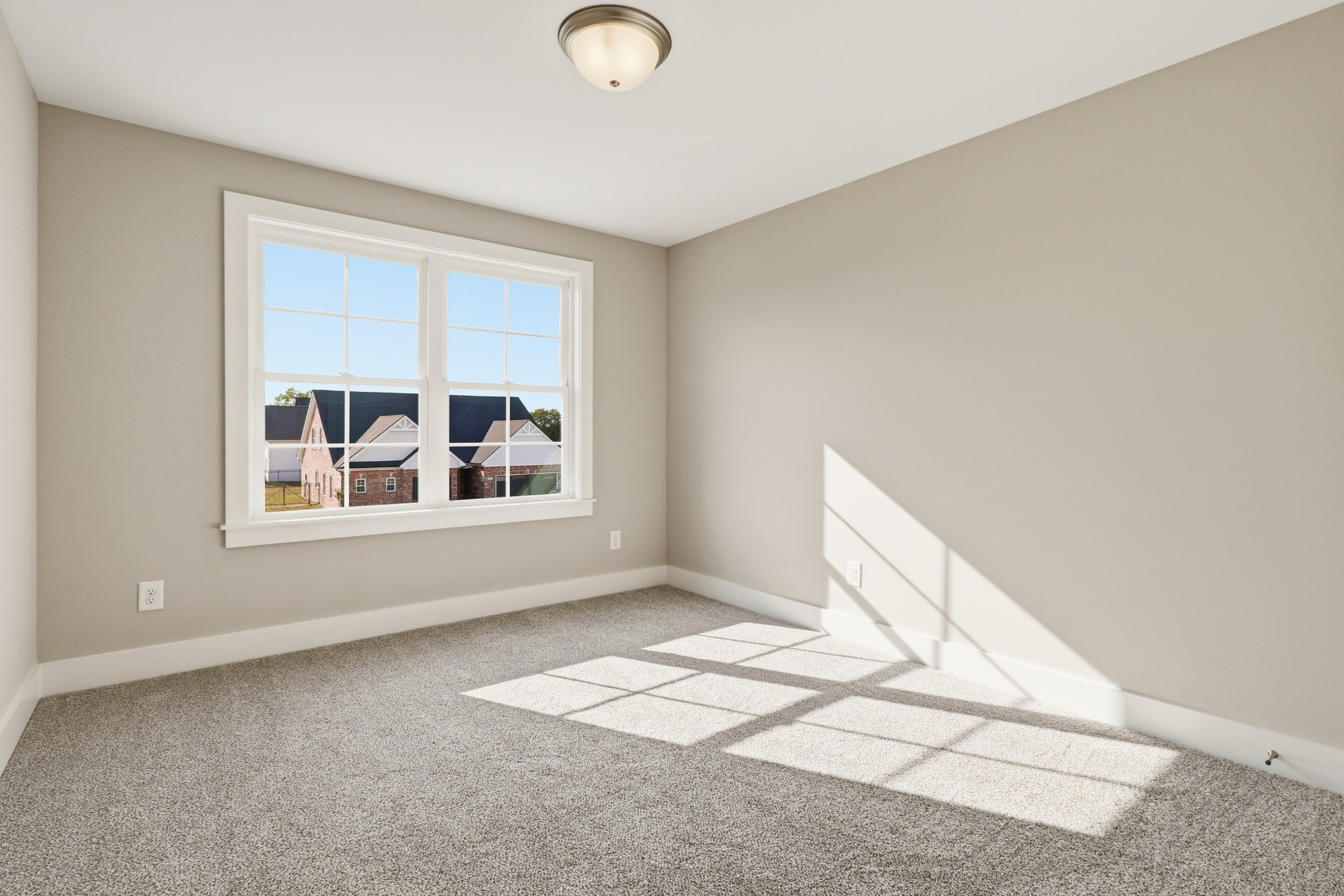 5561 Sinclair St Property Photo 28
