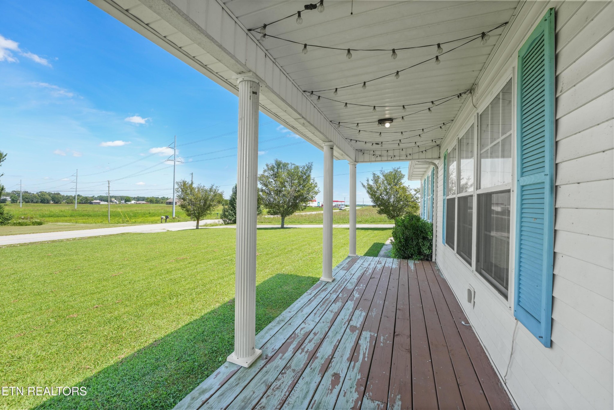 2019 Martha Washington Rd Property Photo 2