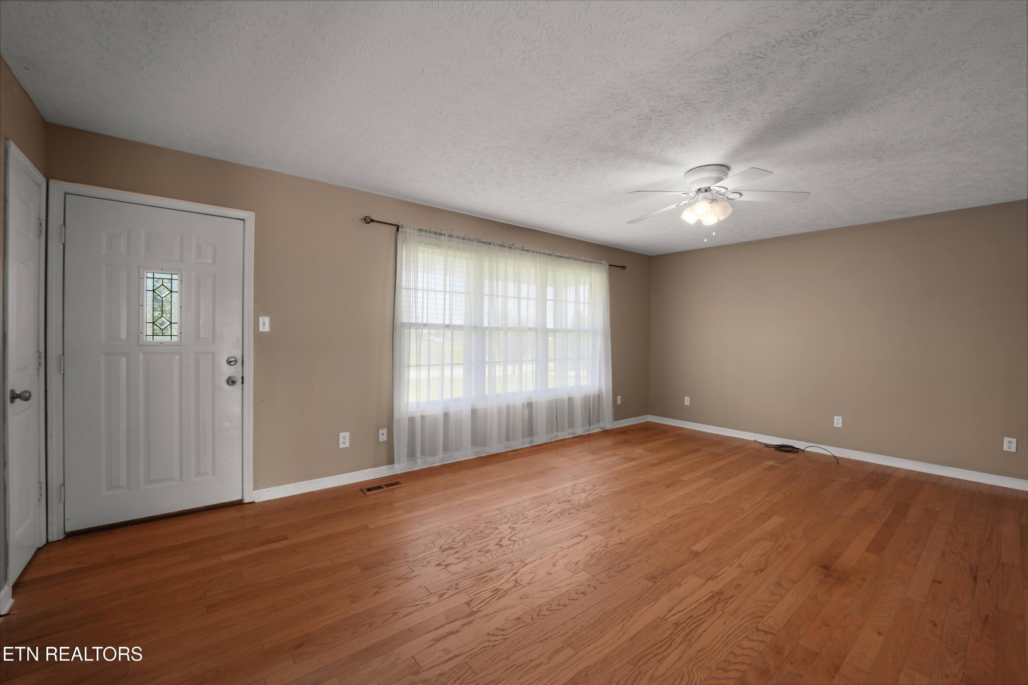 2019 Martha Washington Rd Property Photo 5
