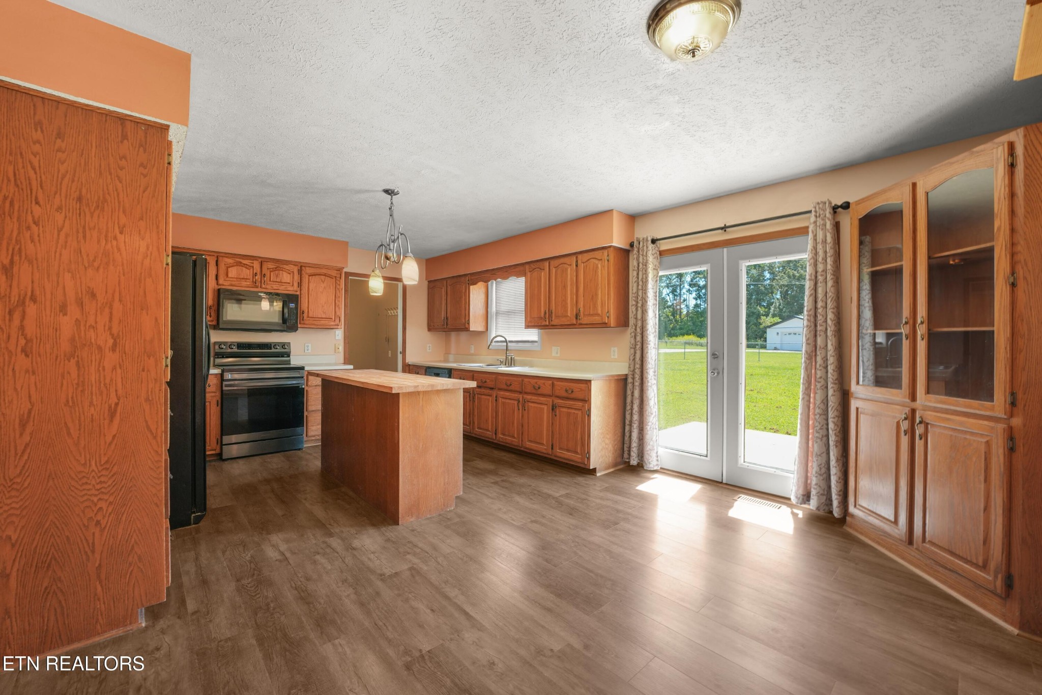 2019 Martha Washington Rd Property Photo 8