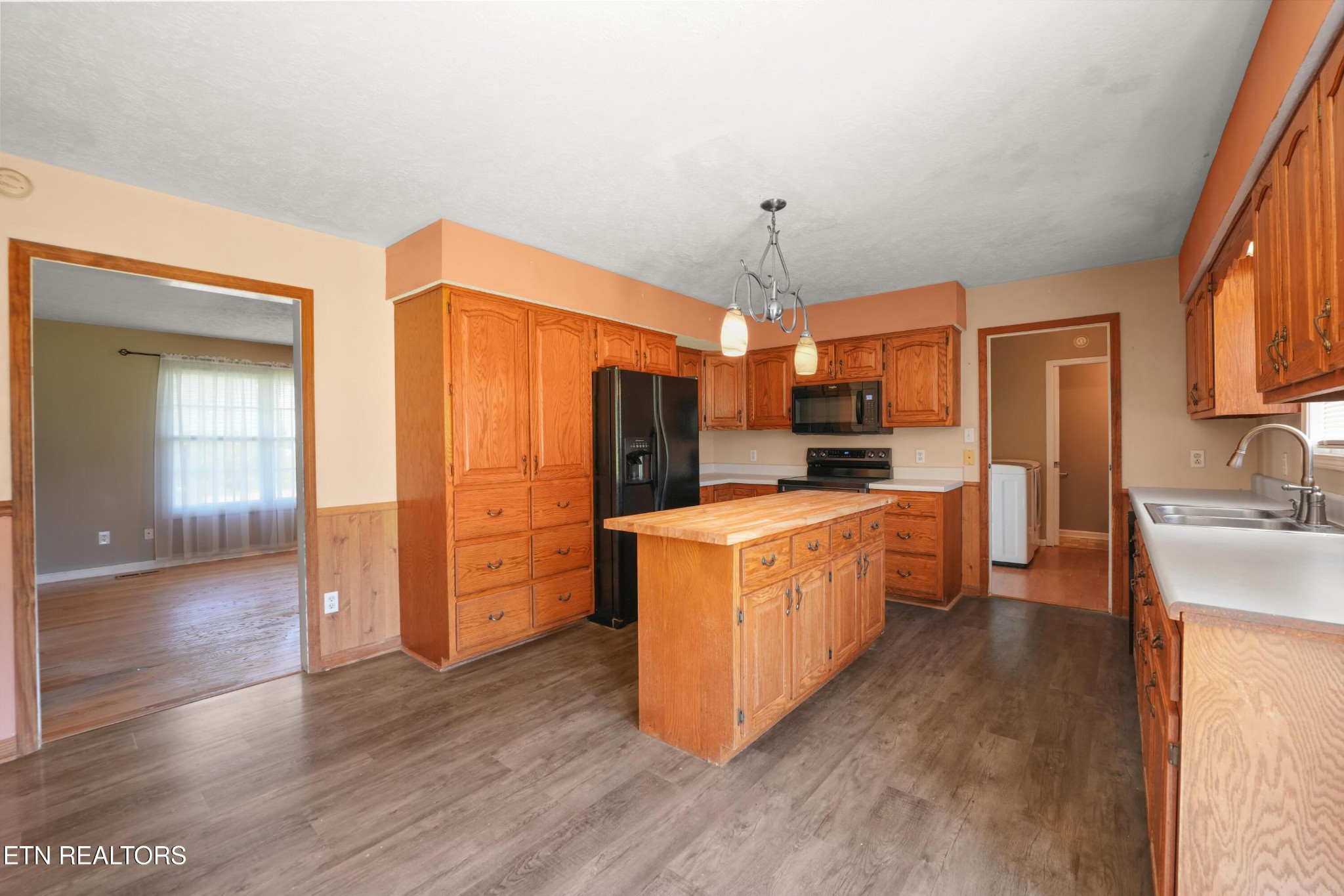2019 Martha Washington Rd Property Photo 9