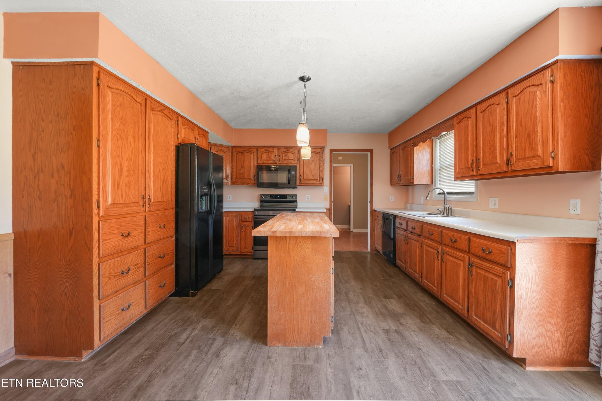 2019 Martha Washington Rd Property Photo 10