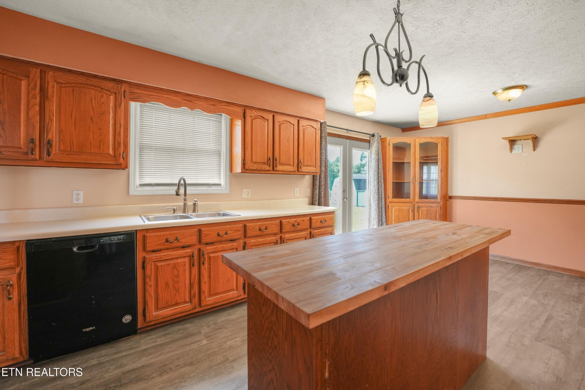 2019 Martha Washington Rd Property Photo 13