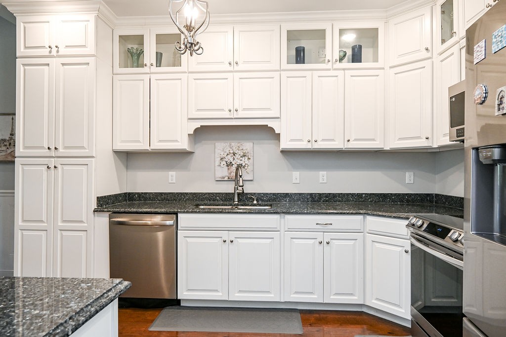 4878 Grove Park Dr, Ne Property Photo 8