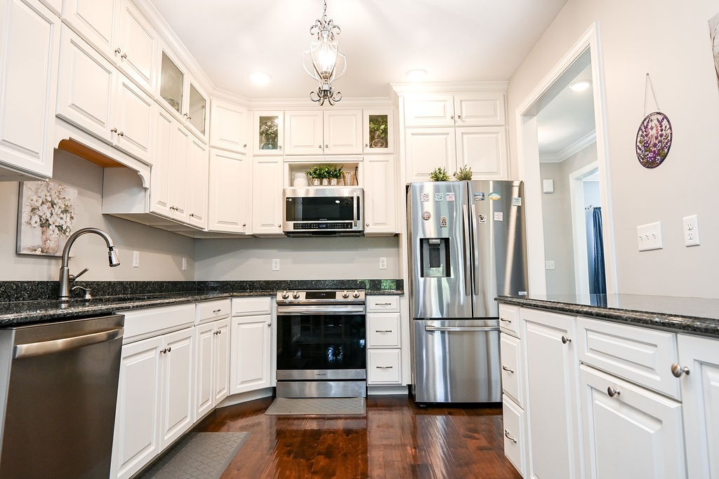 4878 Grove Park Dr, Ne Property Photo 10