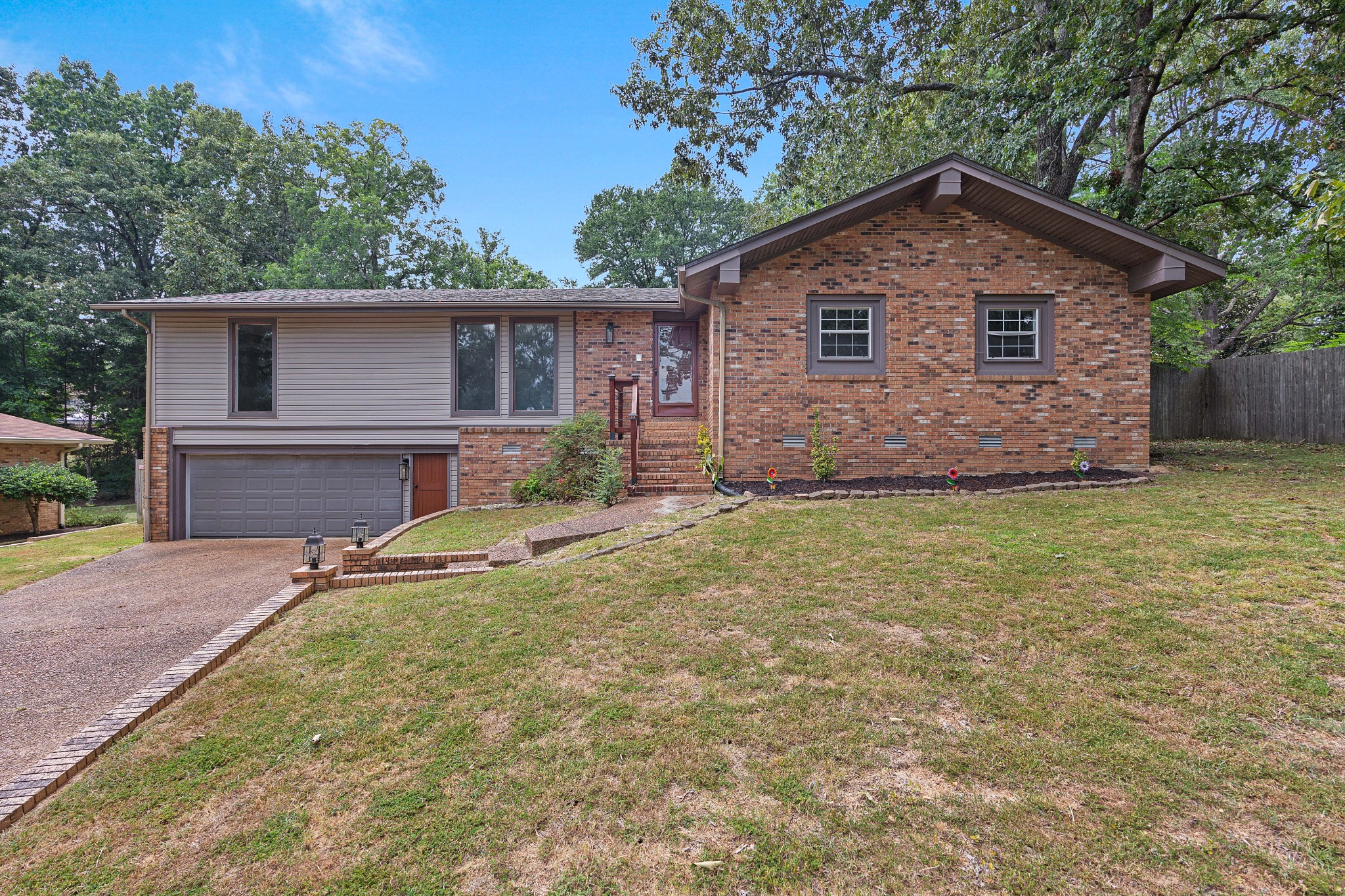77 Hansford Pl Property Photo 1