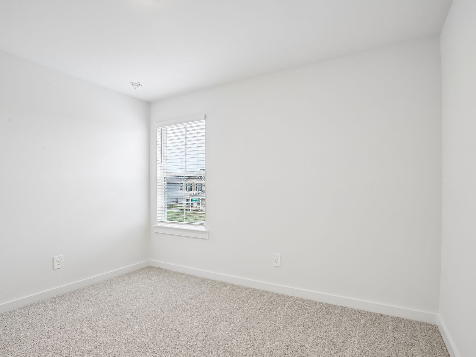 2129 Craven Pl Property Photo 10