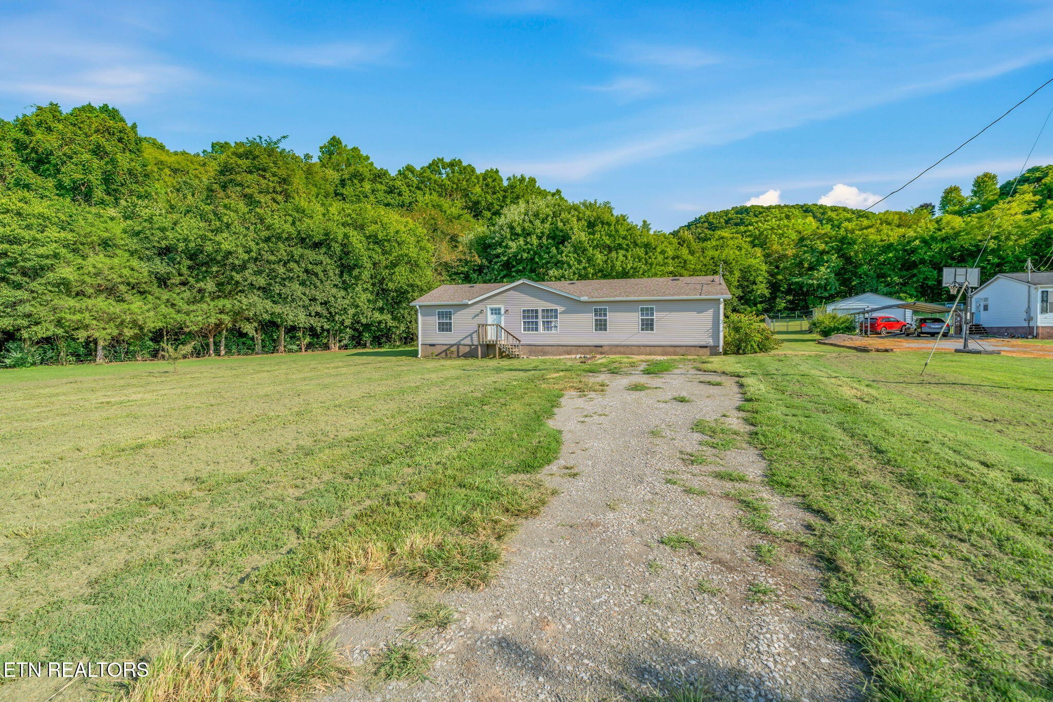 522 Farm Loop Rd