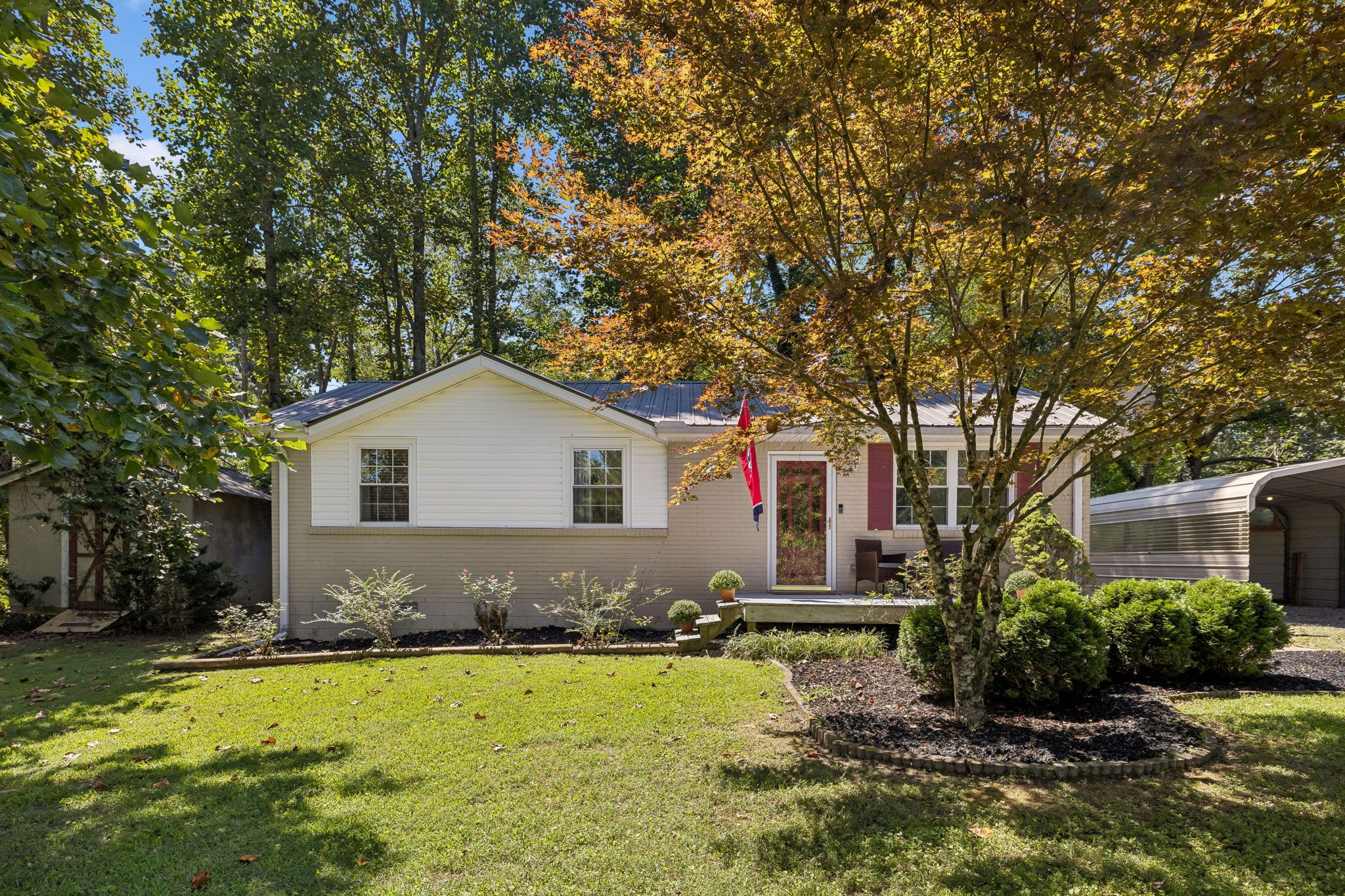 7816 Chester Rd Property Photo 1