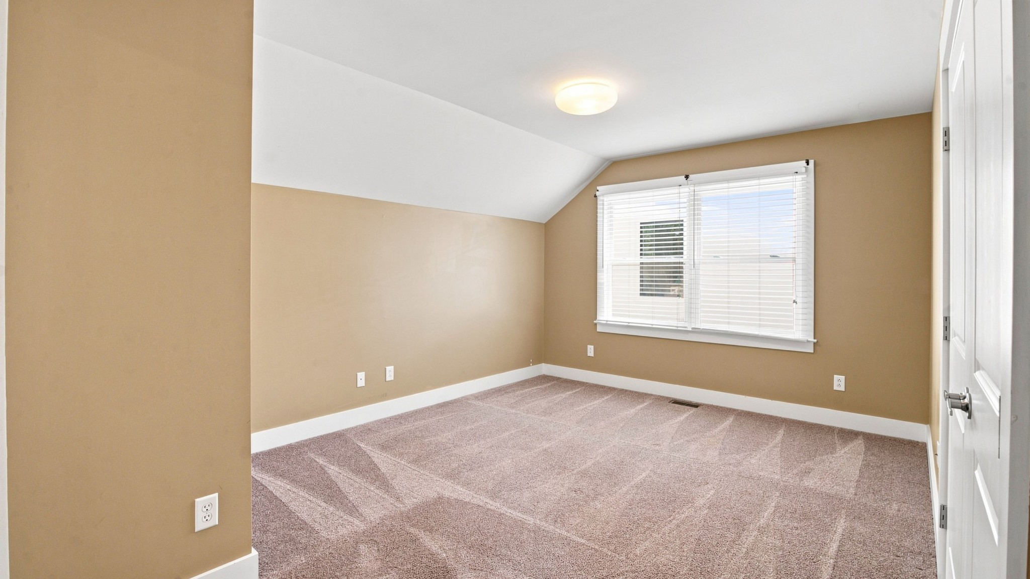 2950 Vaulx Ln Property Photo 24
