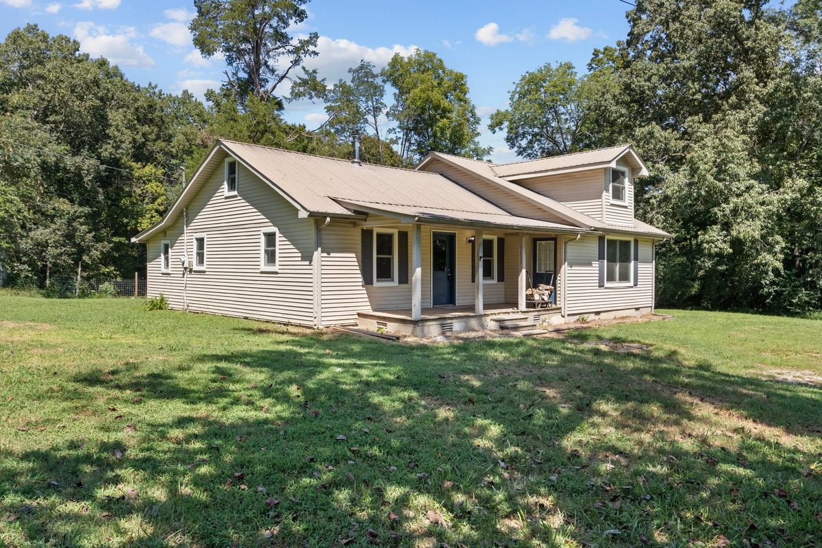 6371 Hassell Creek Rd Property Photo 1