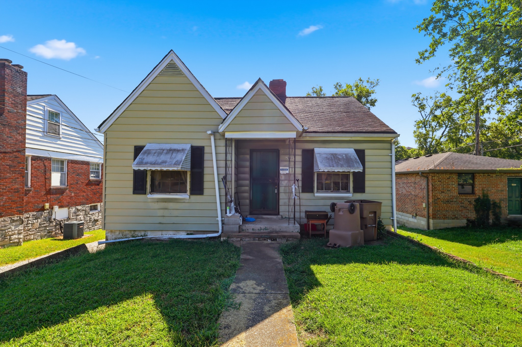 2902 Murray Cir Property Photo 1