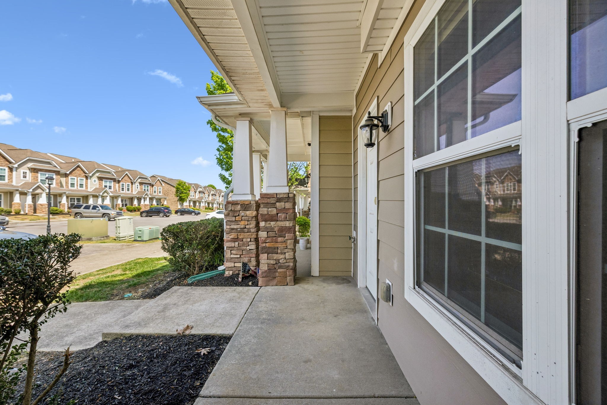 112 Cobblestone Place Dr Property Photo 5