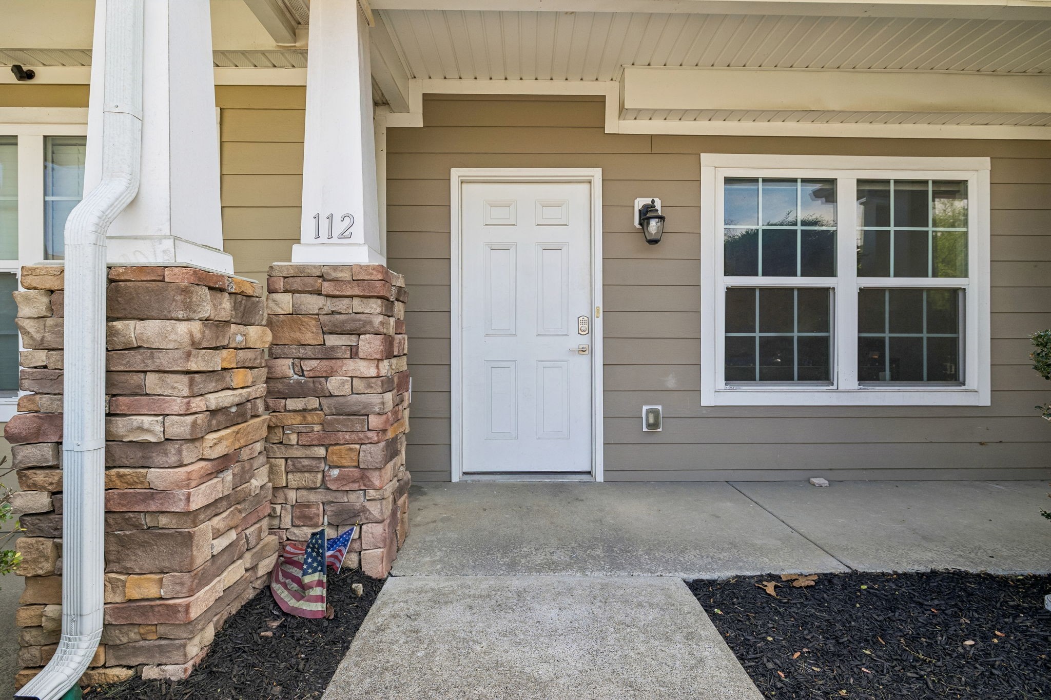 112 Cobblestone Place Dr Property Photo 6