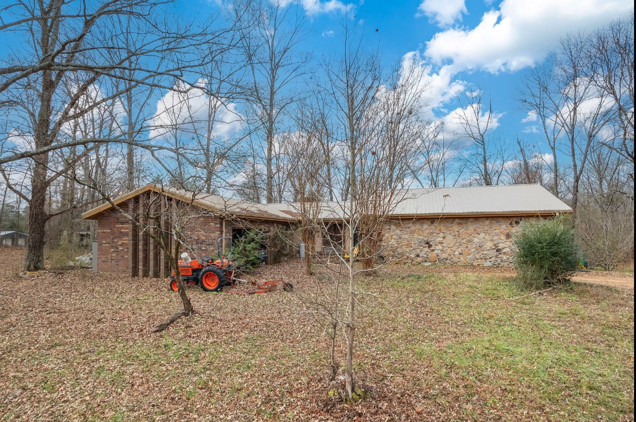 1850 Blanton Rd Property Photo 1